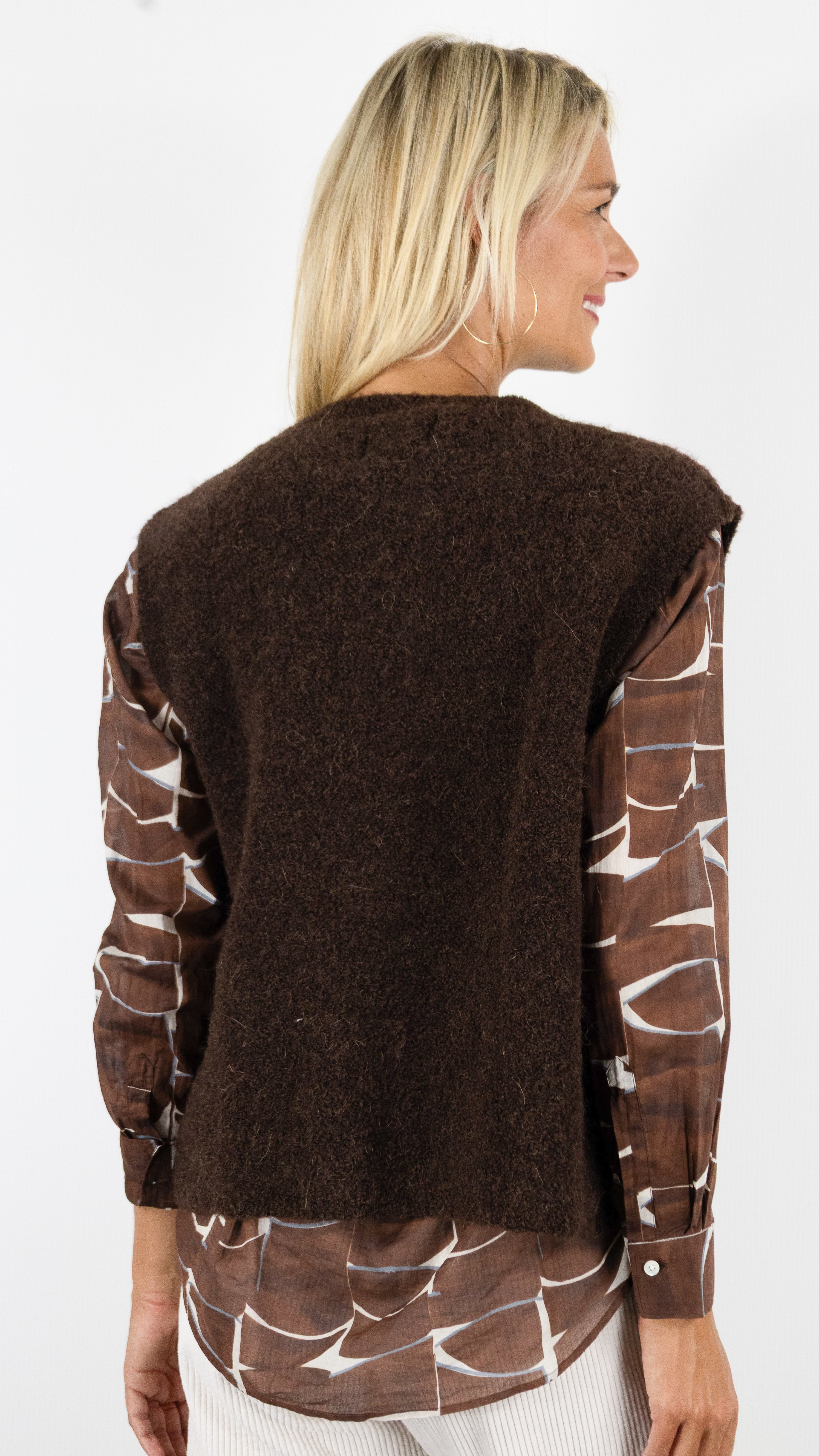 GILET SANS MANCHES MAILLE MOUSSEUSE POUR FEMME DES PETITS HAUTS ACHILLE#COLOR_OURSON CHOCO 