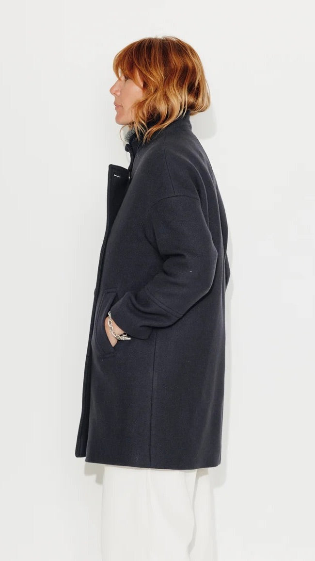 MANTEAU COL MONTANT EN LAINE MARINE BILOBA TRENCH COAT 