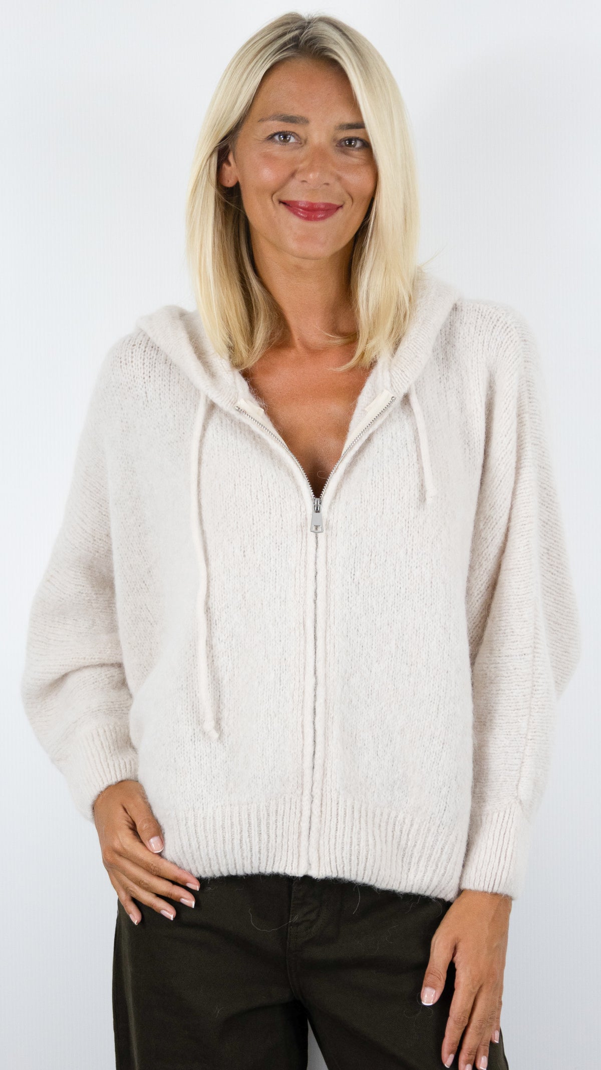 GILET A CAPUCHE EN LAINE POUR FEMME STUDIO PARISIEN 25694#COLOR_ECRU