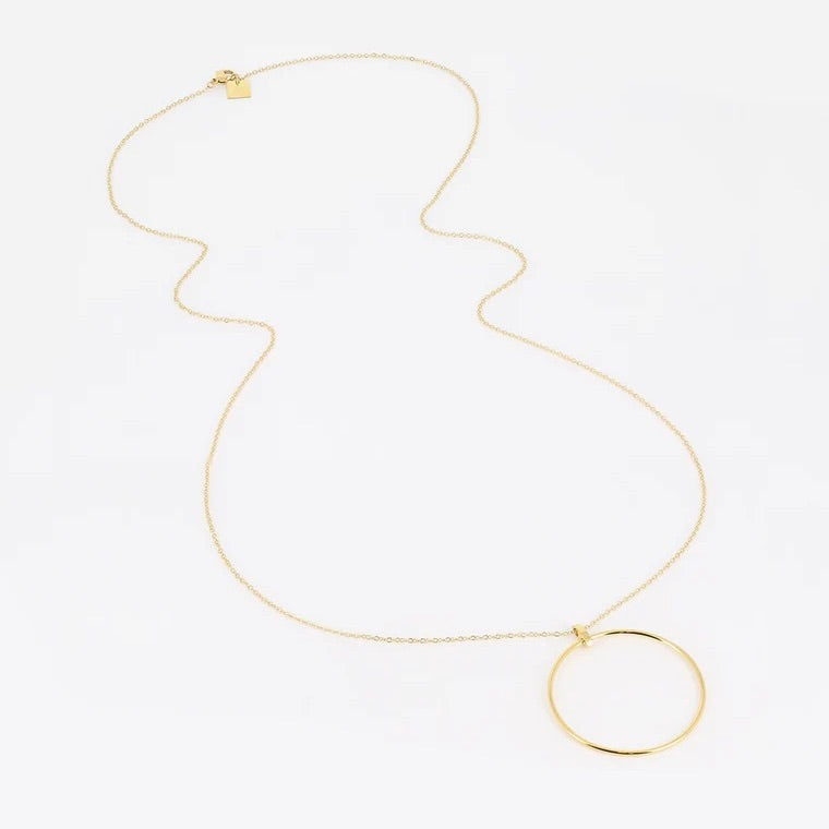 COLLIER LONG AVEC CERCLE ZAG PIPLETTE OR