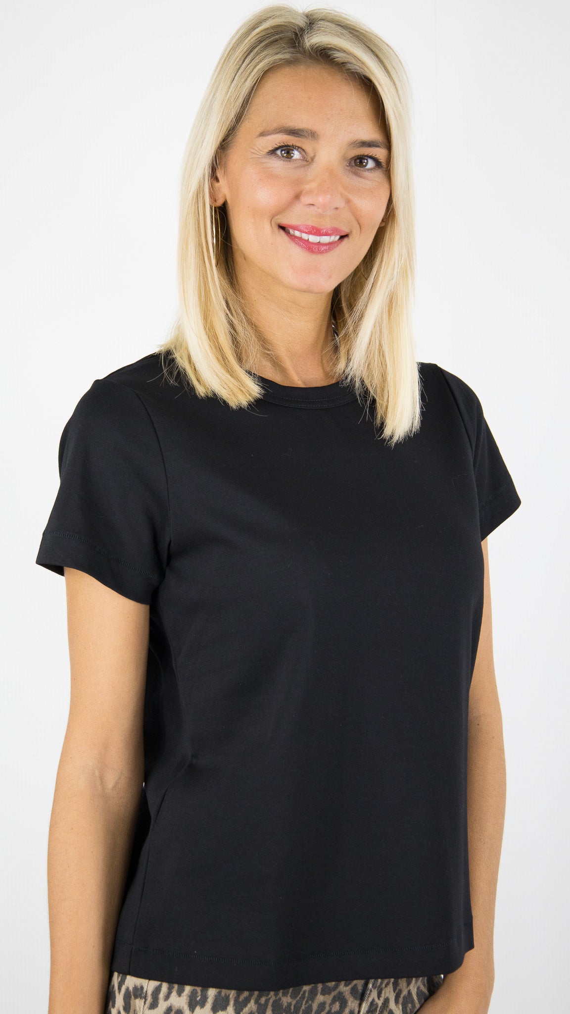 TEE-SHIRT BASIQUE COL RONF FEMME EN COTON ORAIJE ONI#COLOR_NOIR