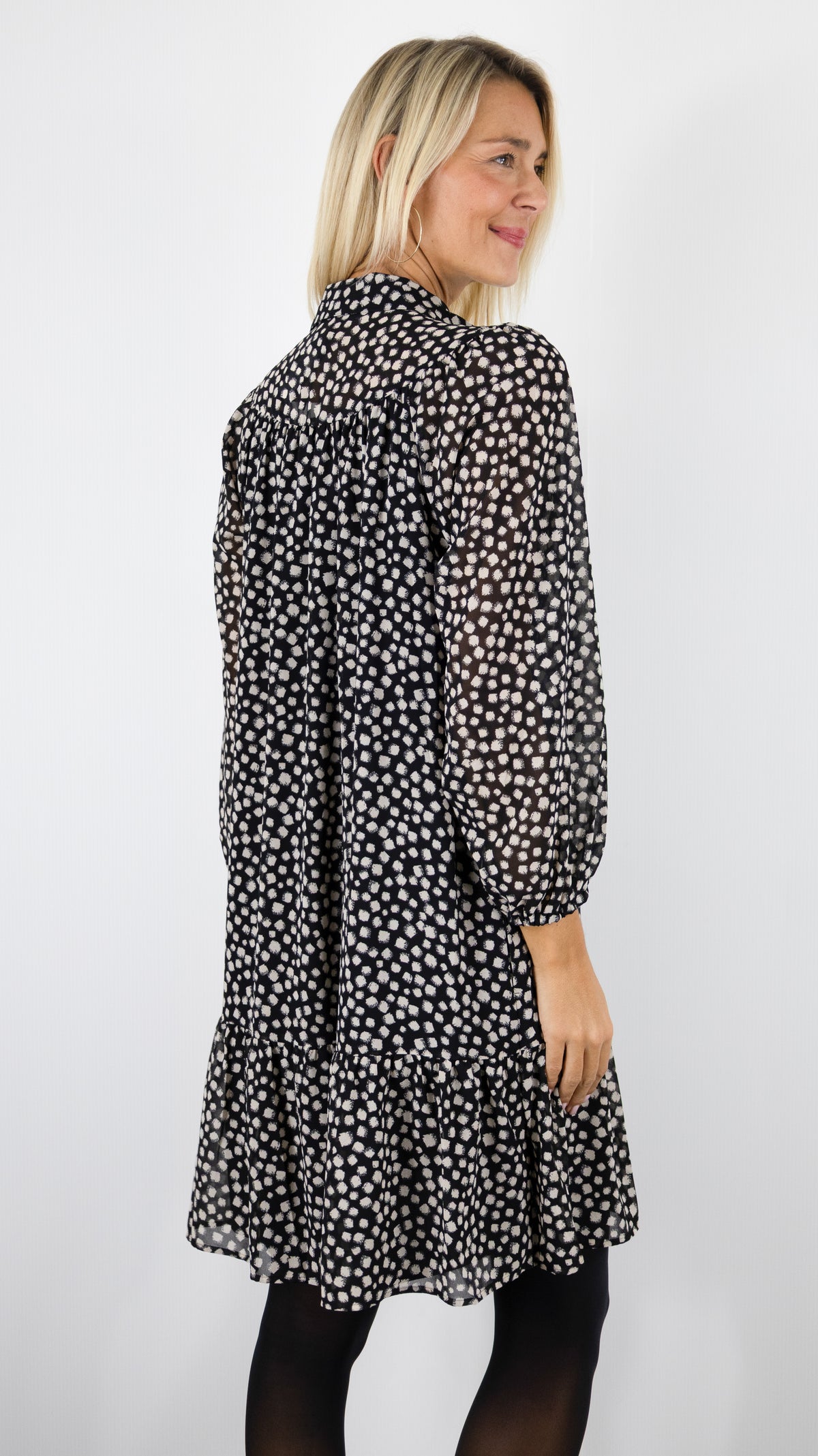ROBE IMPRIMEE FLUIDE VOLANTEE NOIR ECRU GERARD DAREL CELEST