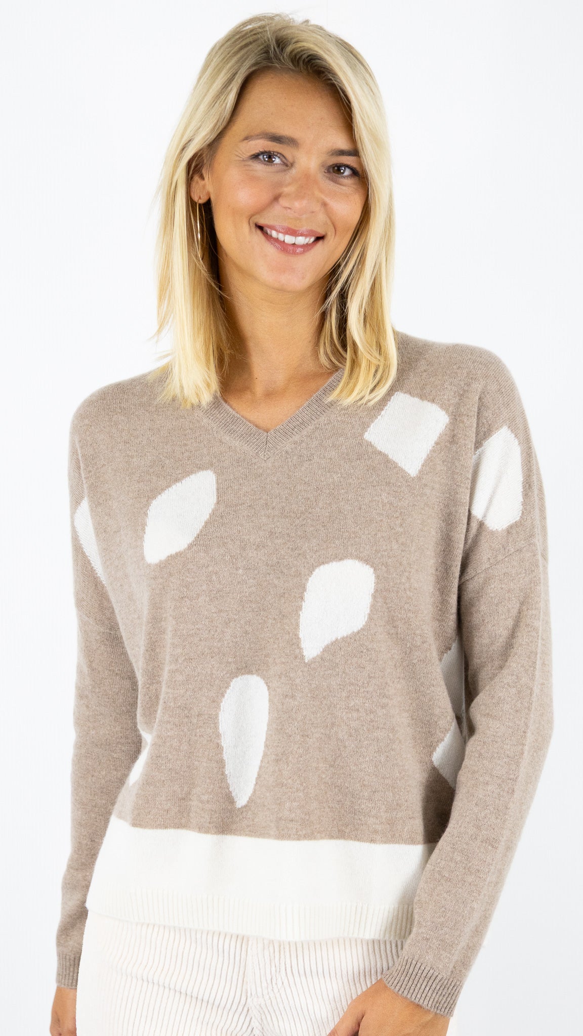PULL COL V IMPRIME TACHES BEIGE ET ECRU POUR FEMME ESTHEME CKH5281C 