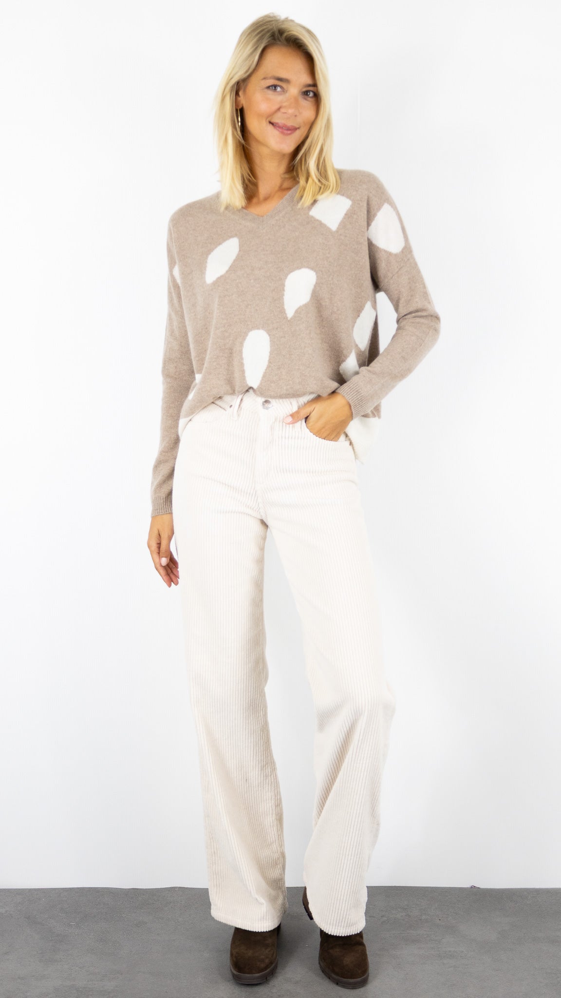 PULL COL V IMPRIME TACHES BEIGE ET ECRU POUR FEMME ESTHEME CKH5281C 