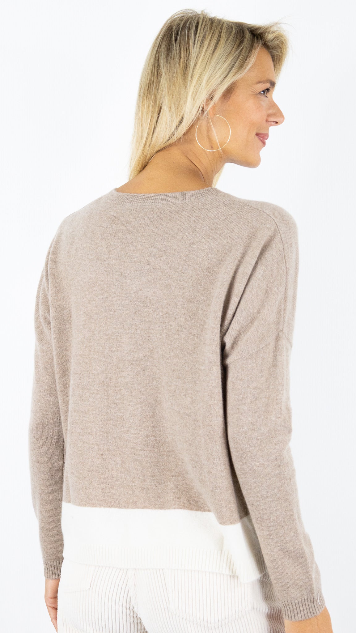 PULL COL V IMPRIME TACHES BEIGE ET ECRU POUR FEMME ESTHEME CKH5281C 