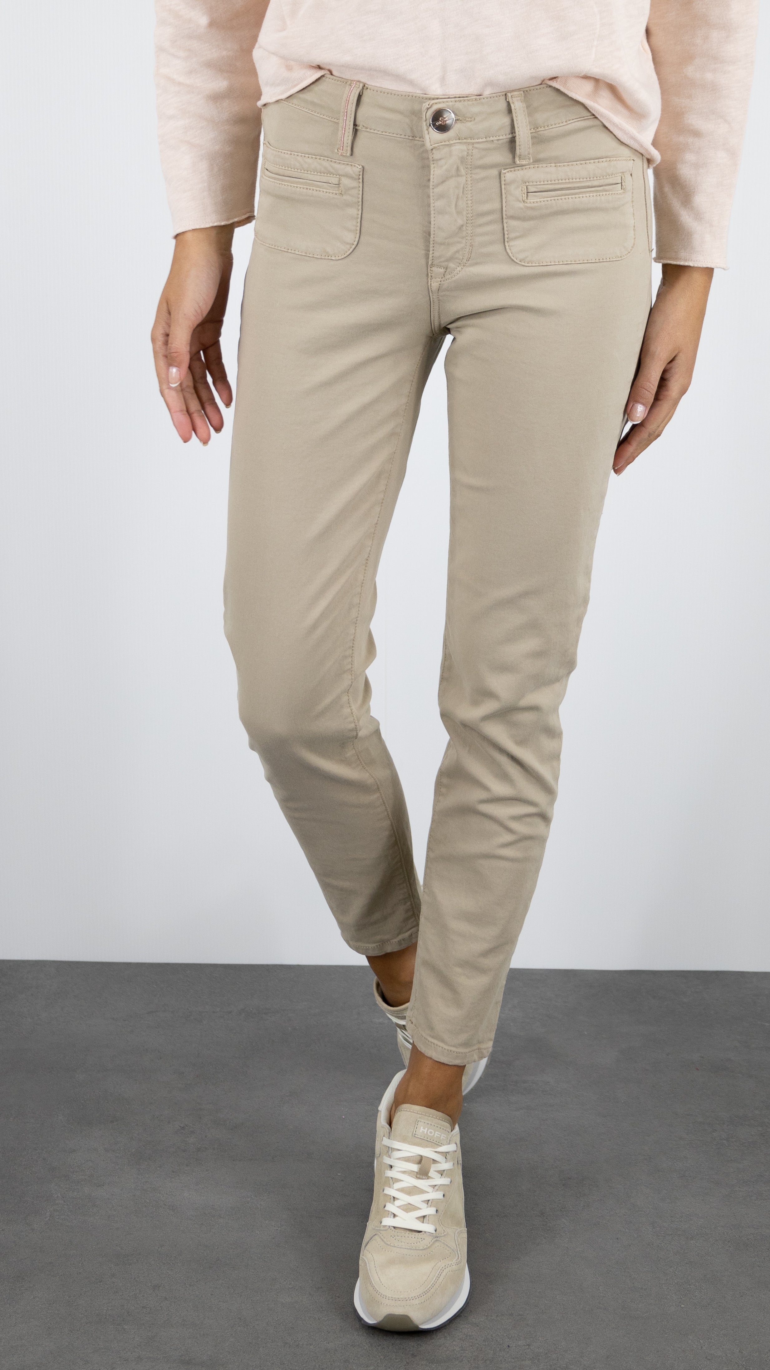 PANTALON SLIM EN COTON LYCRA POUR FEMME ISLOW CLARA SATIN LYCRA#COLOR_SAHARA/BEIGE