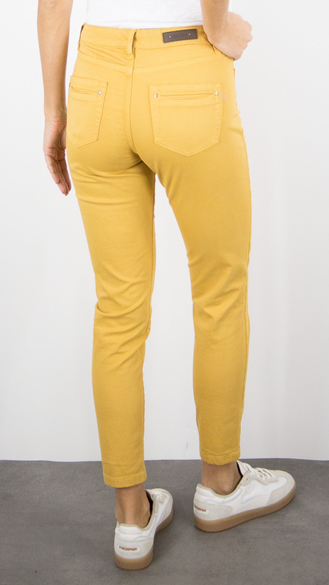 PANTALON SLIM EN COTON LYCRA POUR FEMME ISLOW CLARA SATIN LYCRA#COLOR_AMBRE/SAFRAN JAUNE