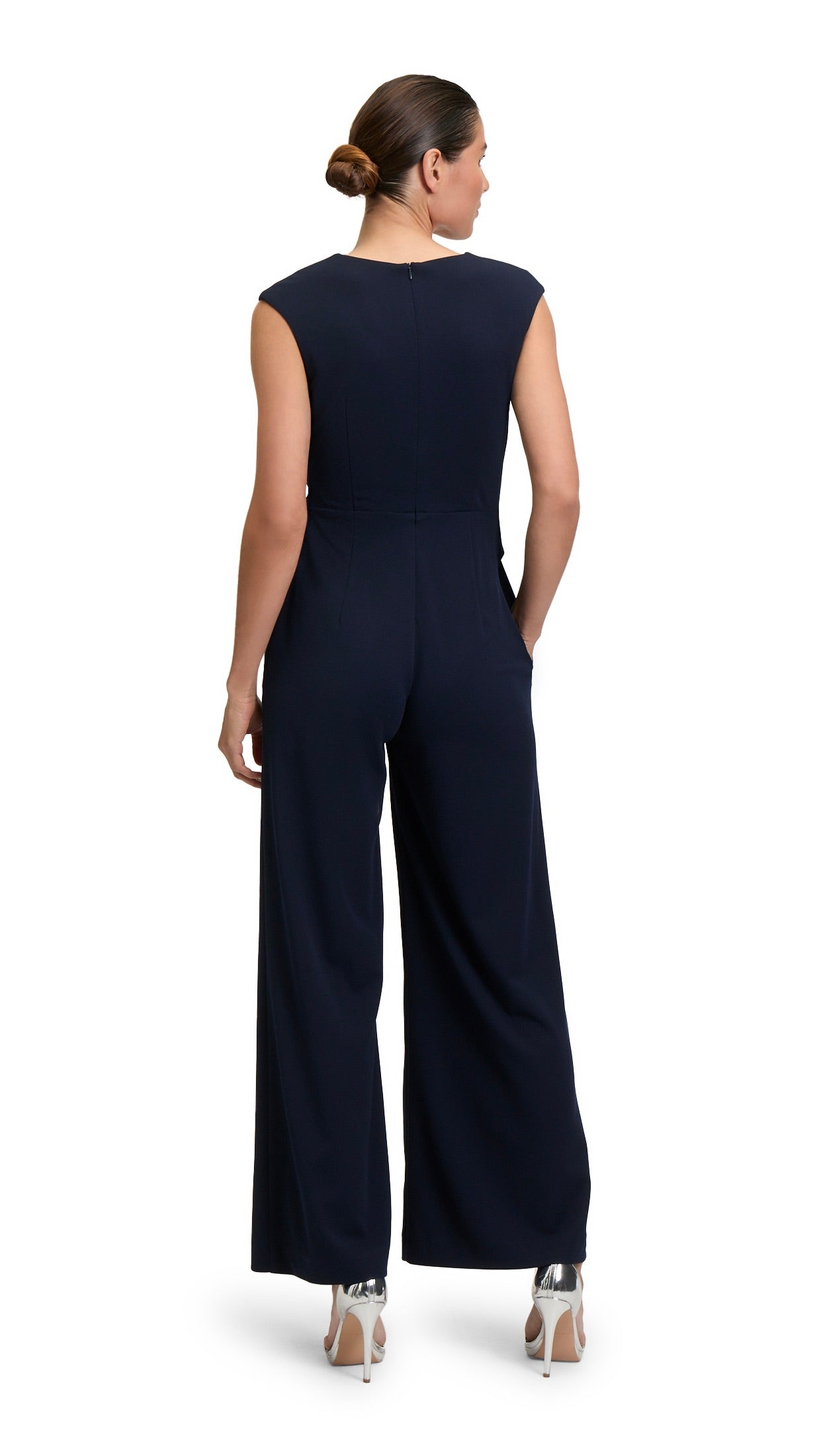 COMBINAISON SANS MANCHES HABILLEE MARINE VERA MONT 5064 4467 