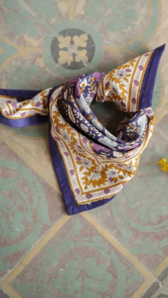 FOULARD IMPRIME FLEURI CASSIS 100% COTON  BELLEMME ELLIS PETIT FORMAT