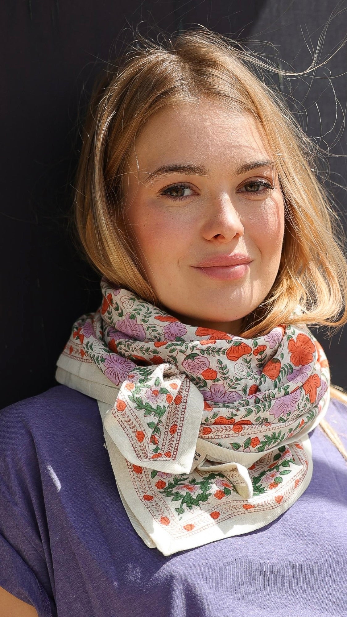 FOULARD IMPRIME FLEURI CASSIS 100% COTON  BELLEMME ELLIS PETIT FORMAT#COLOR_CLEMENTINE