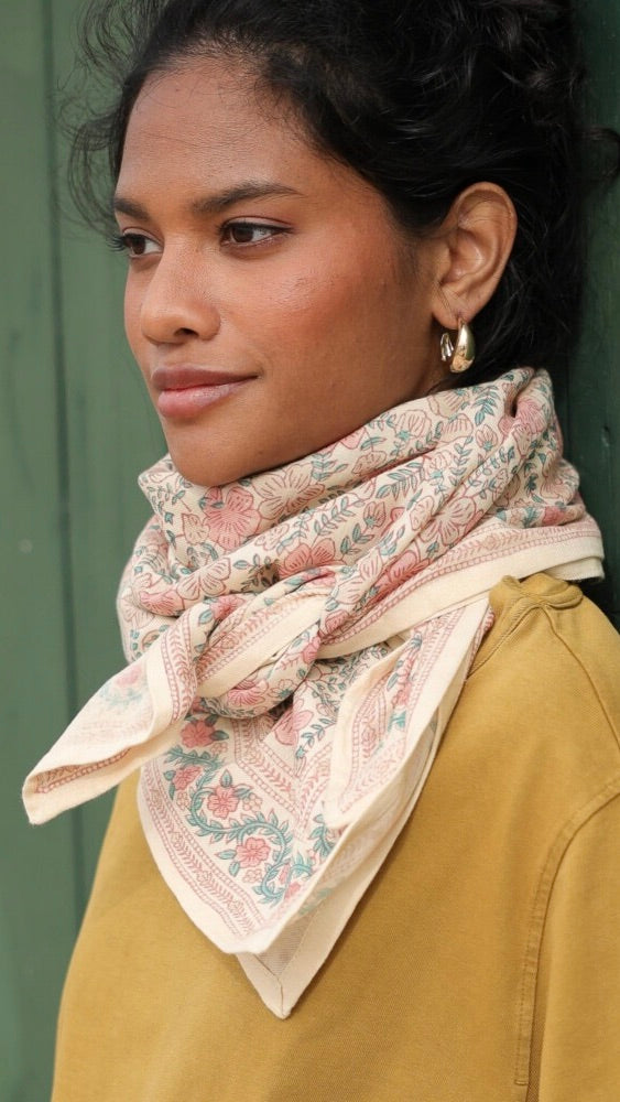 FOULARD IMPRIME FLEURI 100% COTON BELLEMME ELLIS#COLOR_POUDRE