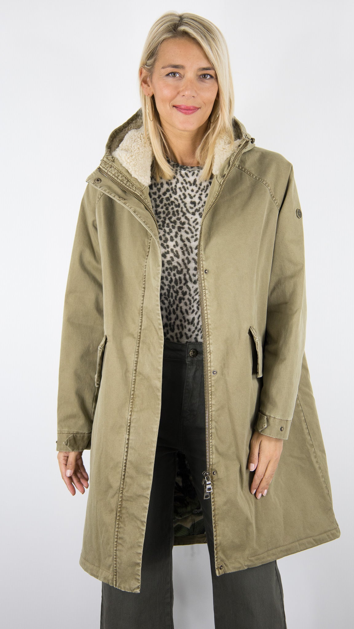 PARKA EVASEE EN COTON AVEC CAPUCHE FOURRURE MOUTON POUR FEMME BLONDE N°8 EMMA T