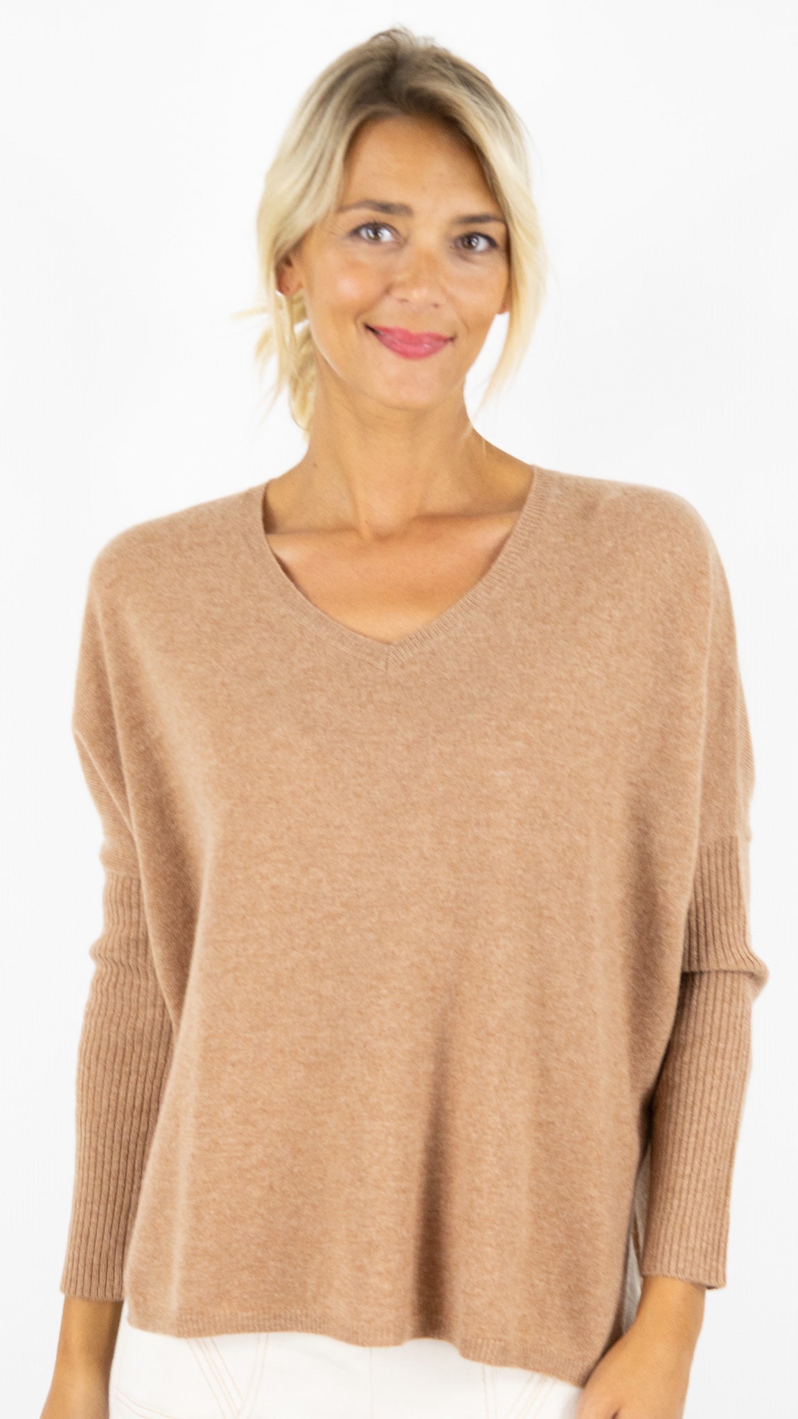 PULL V EN CACHEMIRE FAUSTINE NOT SHY#COLOR_CAMEL CHINE