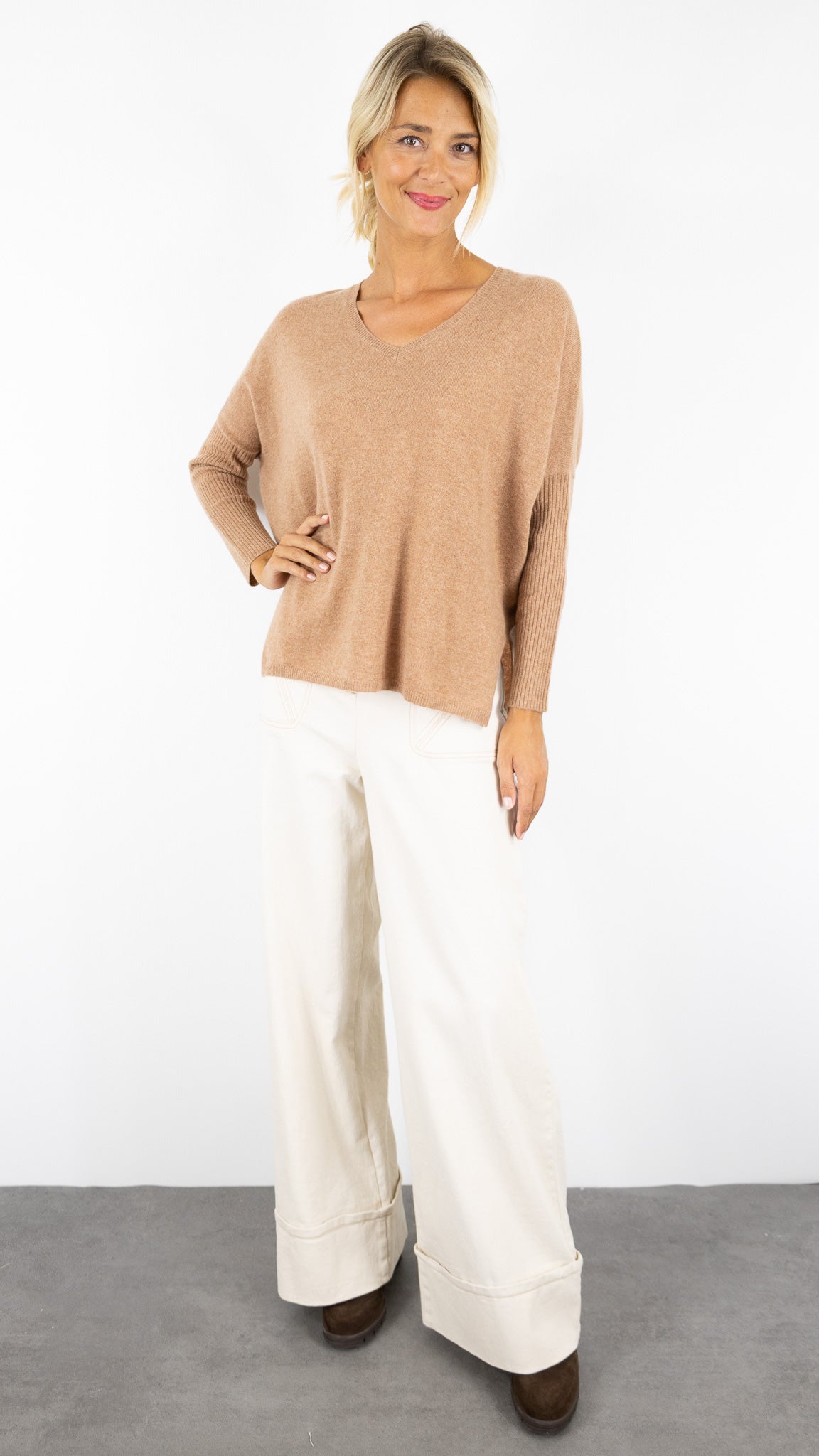 PULL V EN CACHEMIRE FAUSTINE NOT SHY#COLOR_CAMEL CHINE