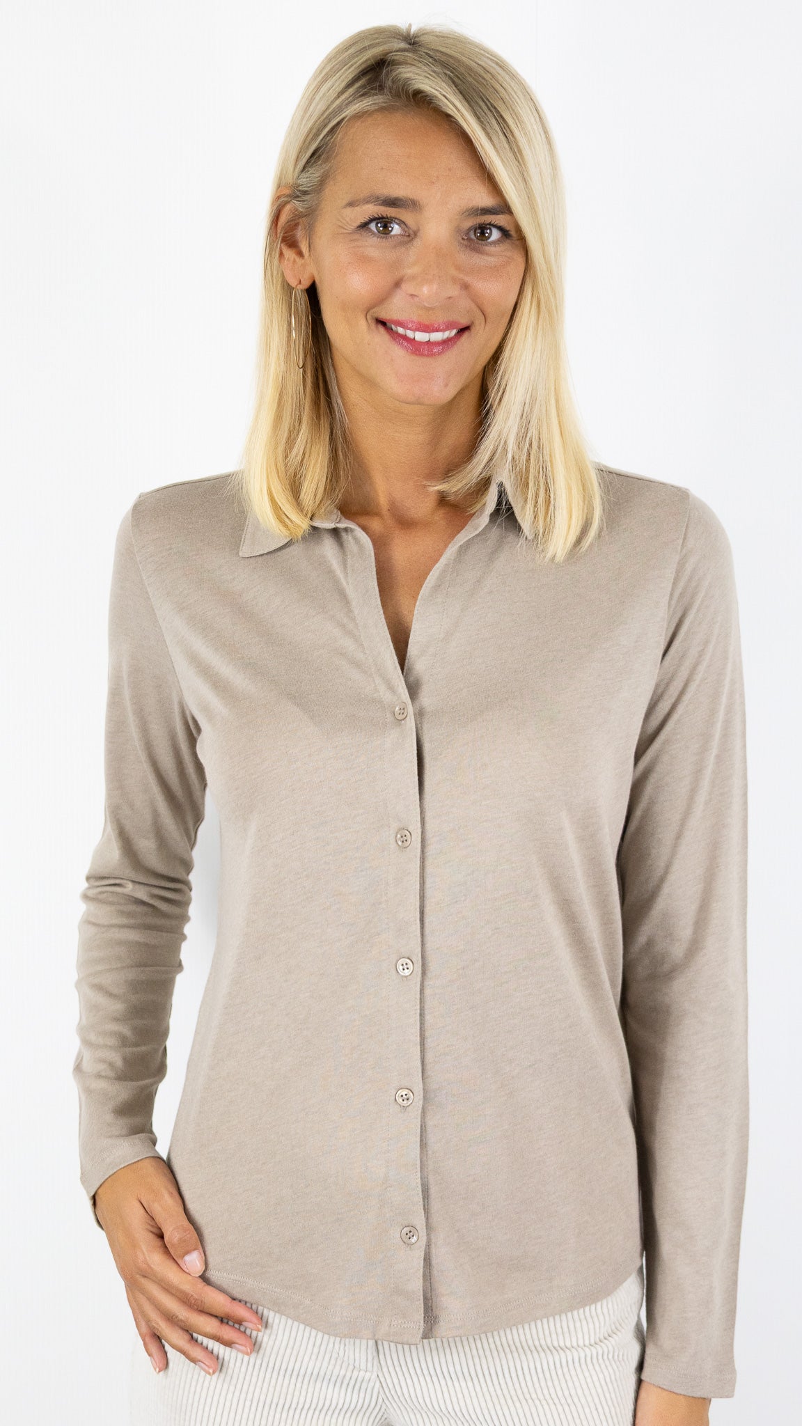 TEE-SHIRT COL POLO EN COTON CACHEMIRE MAJESTIC FCH160 M005#COLOR_683/DESERT BEIGE
