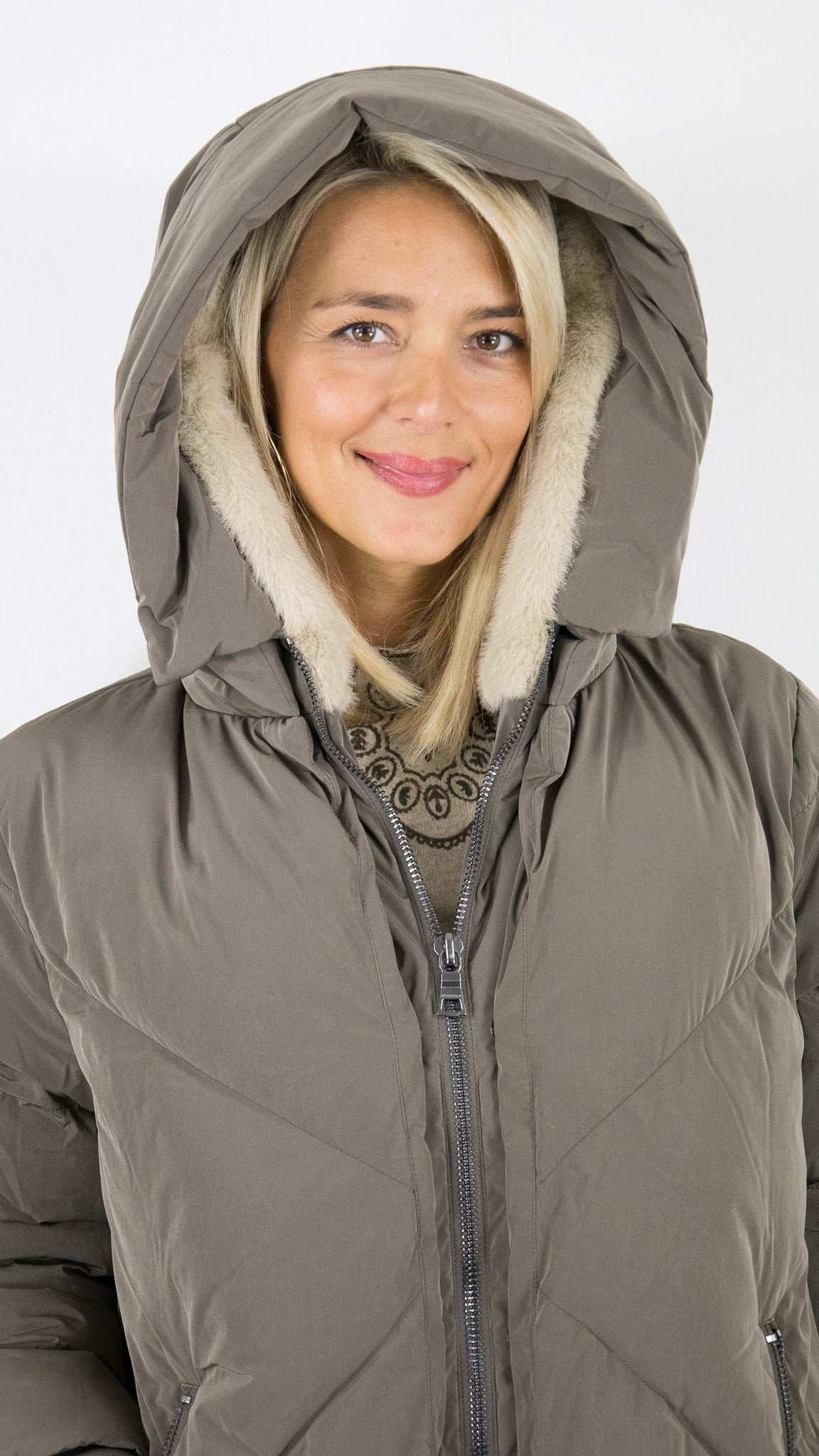 DOUDOUNE EPAISSE A CAPUCHE POUR FEMME HIVER BLONDE N°8 FROST DARK TAUPE