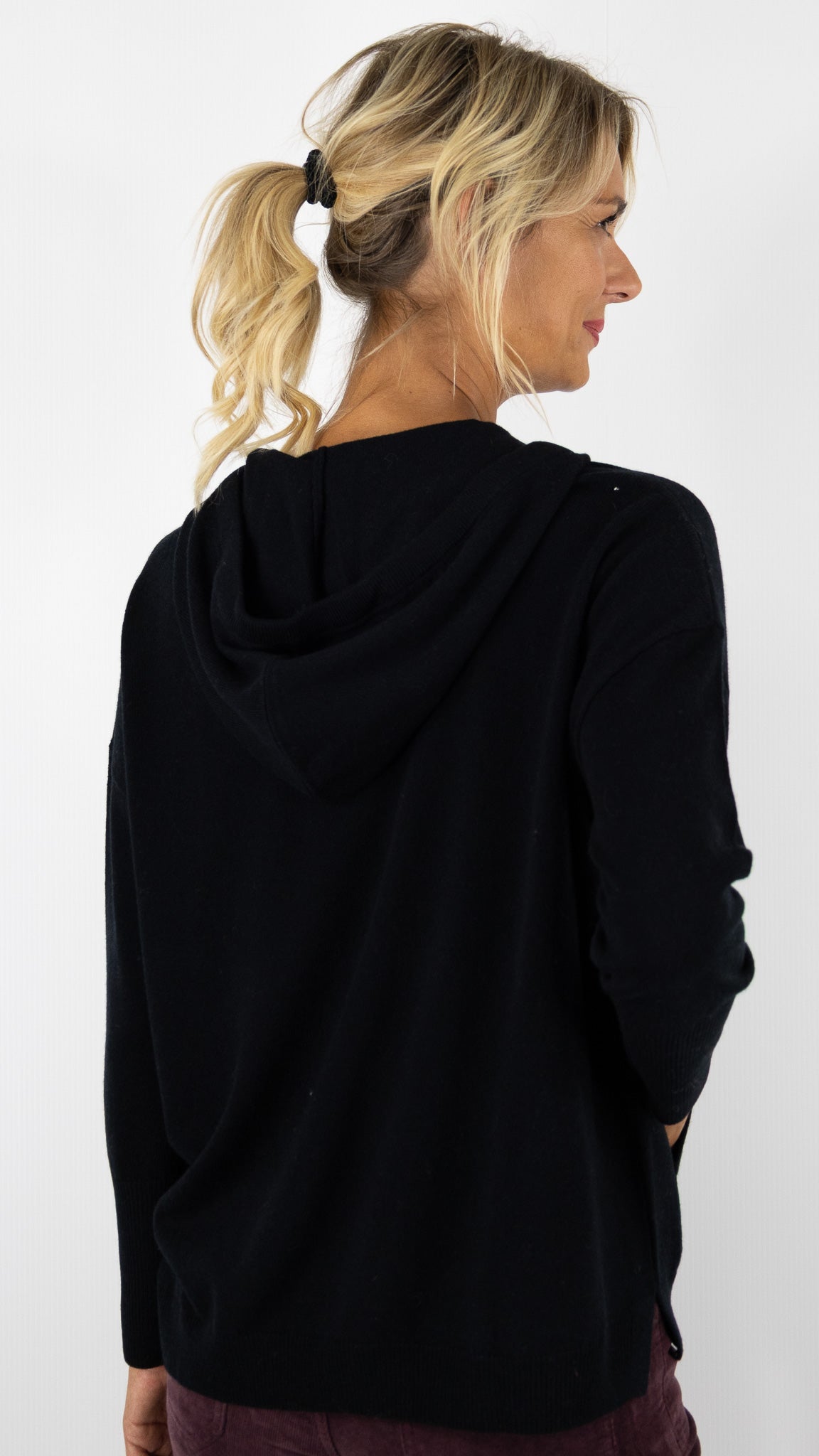 PULL A CAPUCHE DROIT CACHEMIRE ET LAINE NOT SHY GEMA#COLOR_NOIR