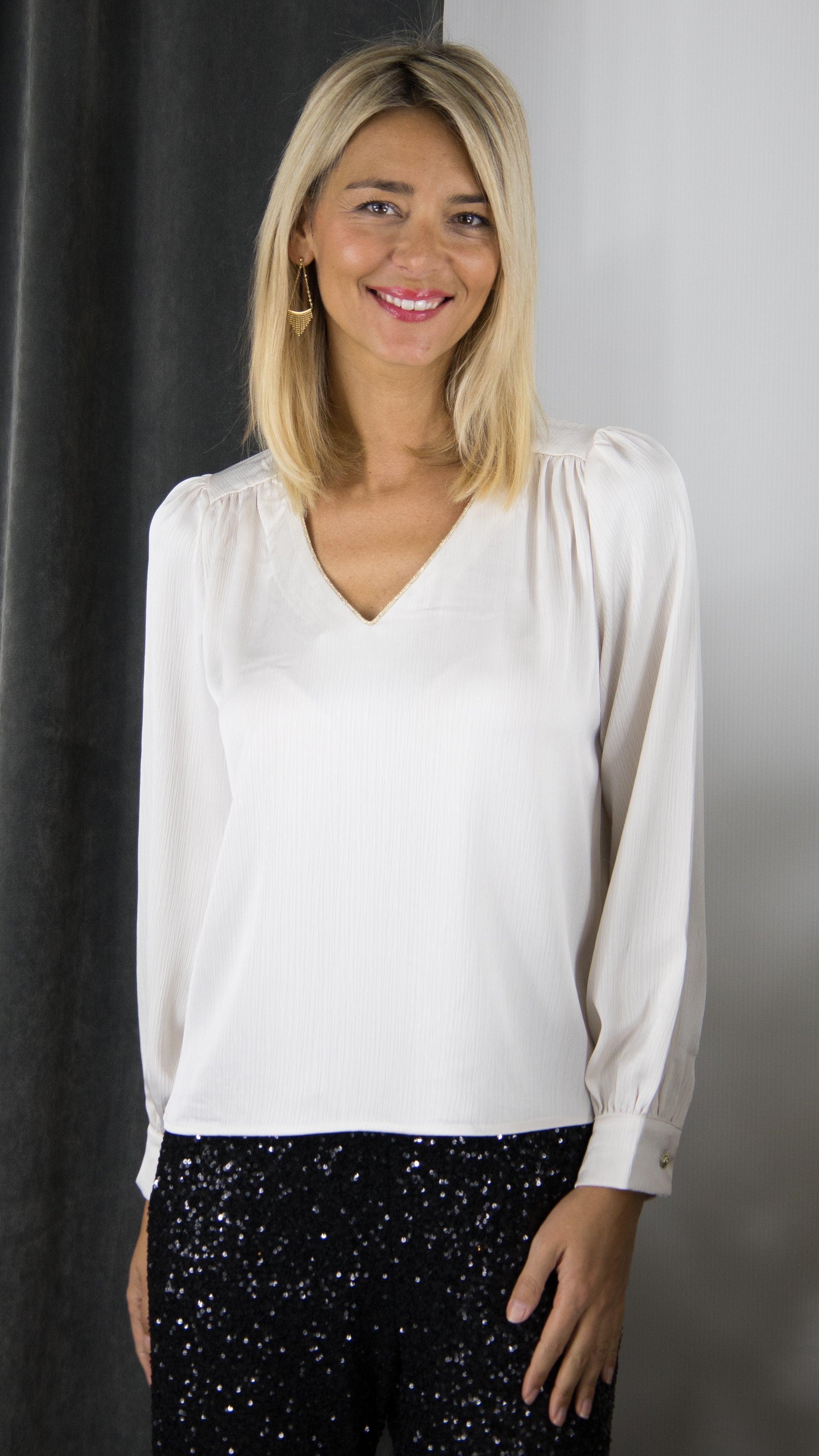 TOP FLUIDE SATINE AVEC COL LUREX POUR FEMME  LULUMARY H696 ECRU