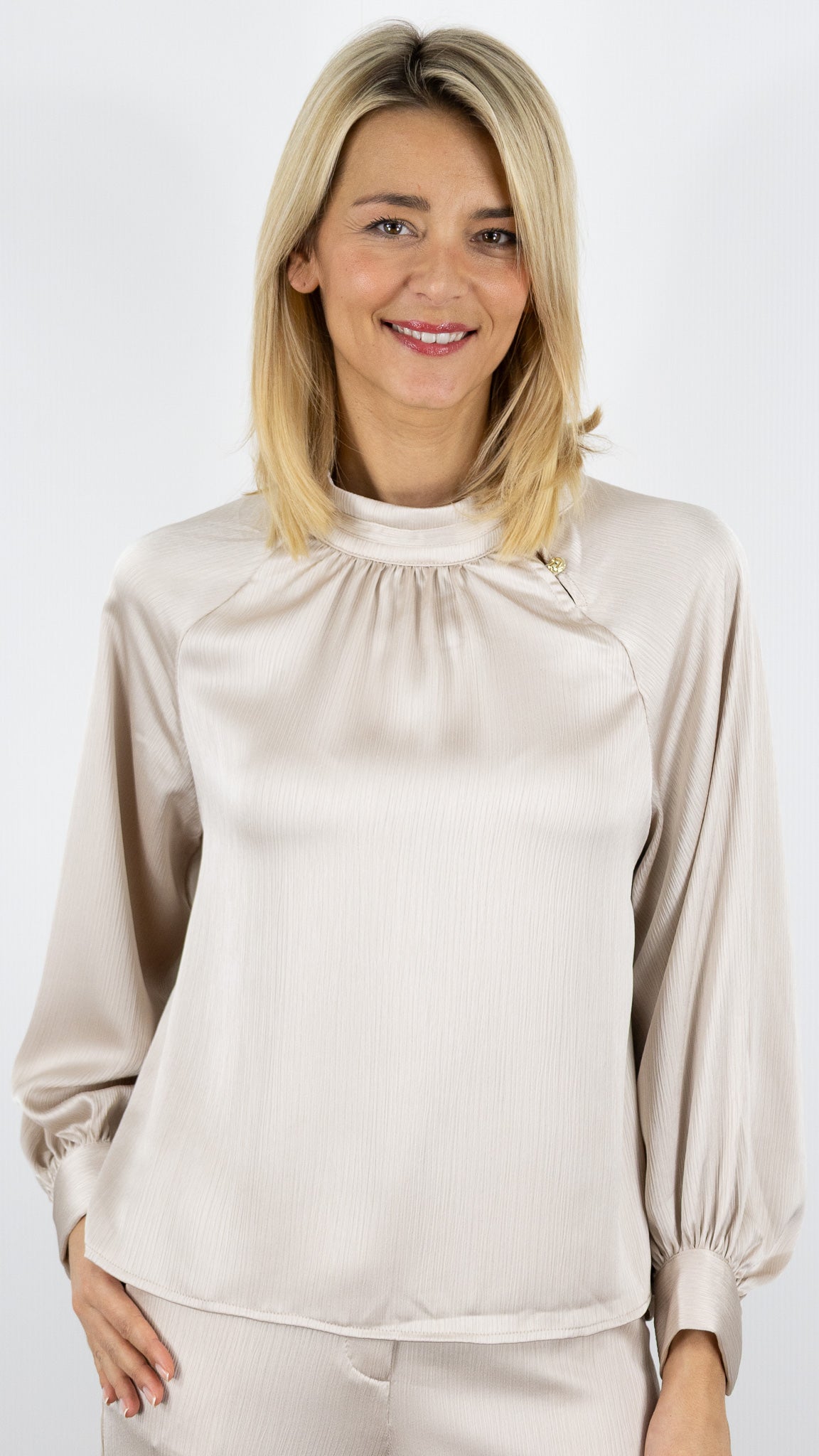 BLOUSE HABILLEE FLUIDE SATINEE GREIGE POUR FEMME  LULUMARY H702#color_BEIGE
