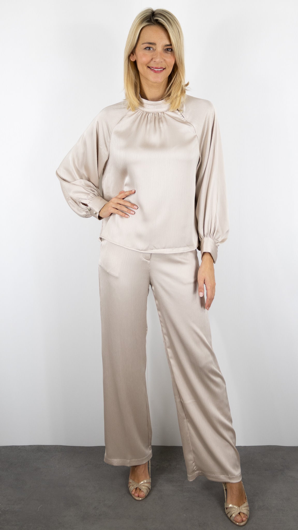 BLOUSE HABILLEE FLUIDE SATINEE GREIGE POUR FEMME  LULUMARY H702#color_BEIGE