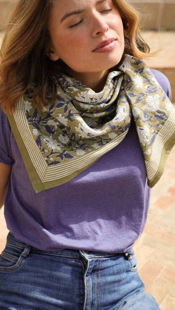 FOULARD IMPRIME FLORAL KAKI EN COTON  BELLEMME HARPER 