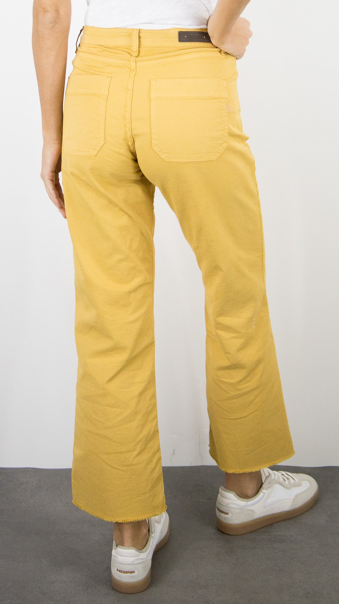 PANTALON 7/8 LARGE POUR FEMME ISLOW HOPE LIGHT GABARDINE#COLOR_AMBRE/SAFRAN JAUNE