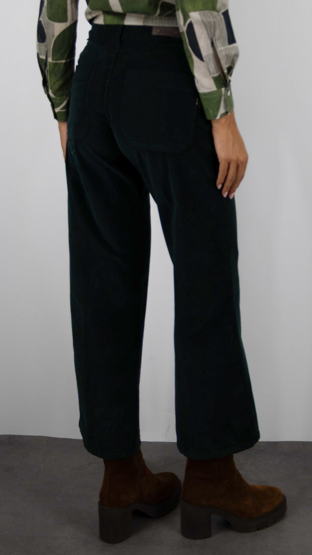 PANTALON EVASE 7/8 EN VELOURS POUR FEMME ISLOW HOPE PALATINE CORD#COLOR_SEQUOIA/VERT BOUTEILLE