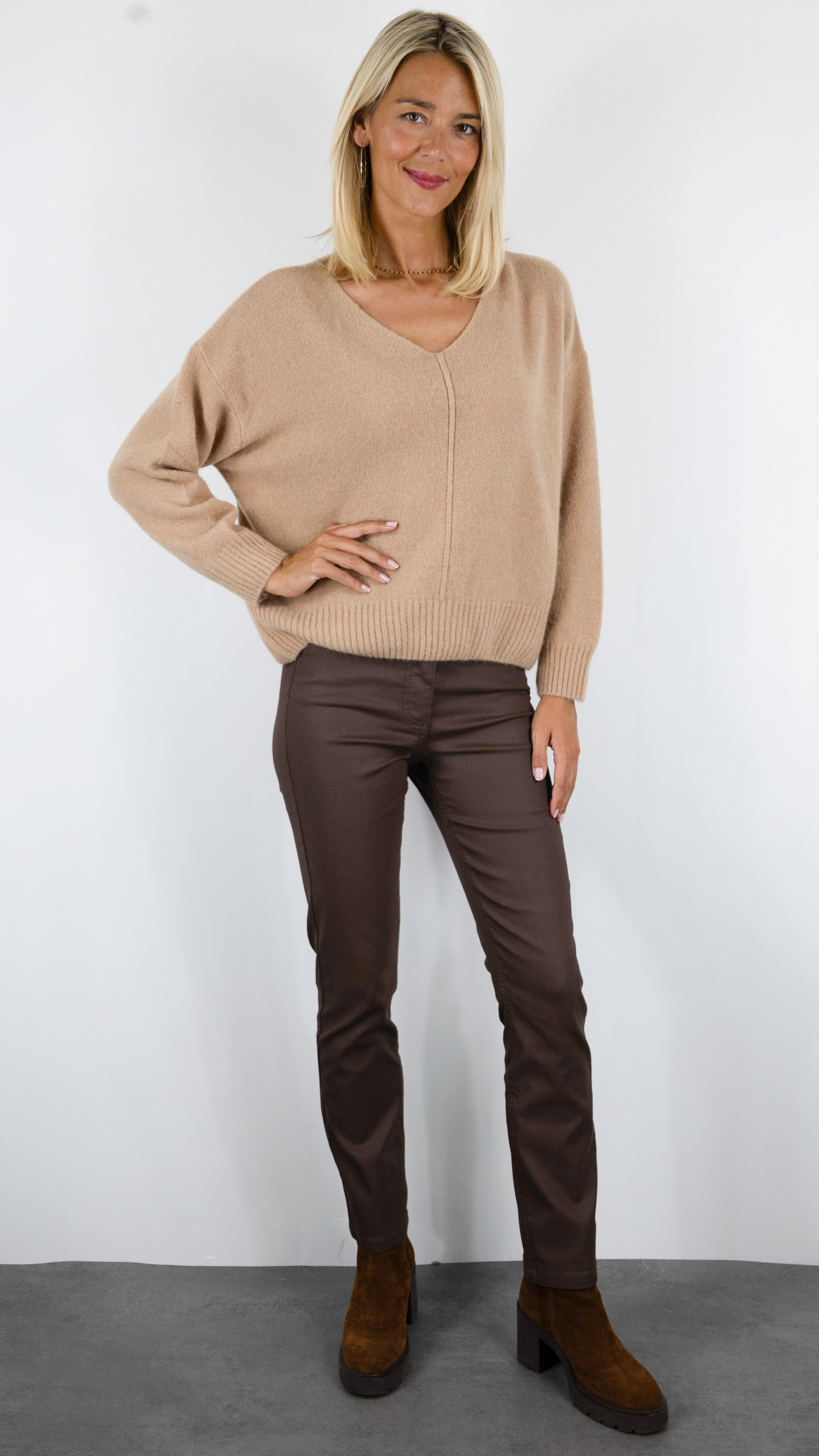 PULL AMPLE COL V EN ALPAGA STUDIO PARISIEN 26591#COLOR_CAMEL