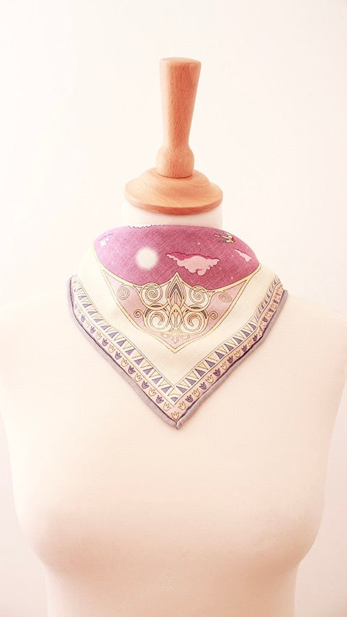 FOULARD CARRE IMPRIME EN LAINE ET SOIE  MAISON FANLI LS02 LISA VOL DES CYGNES 