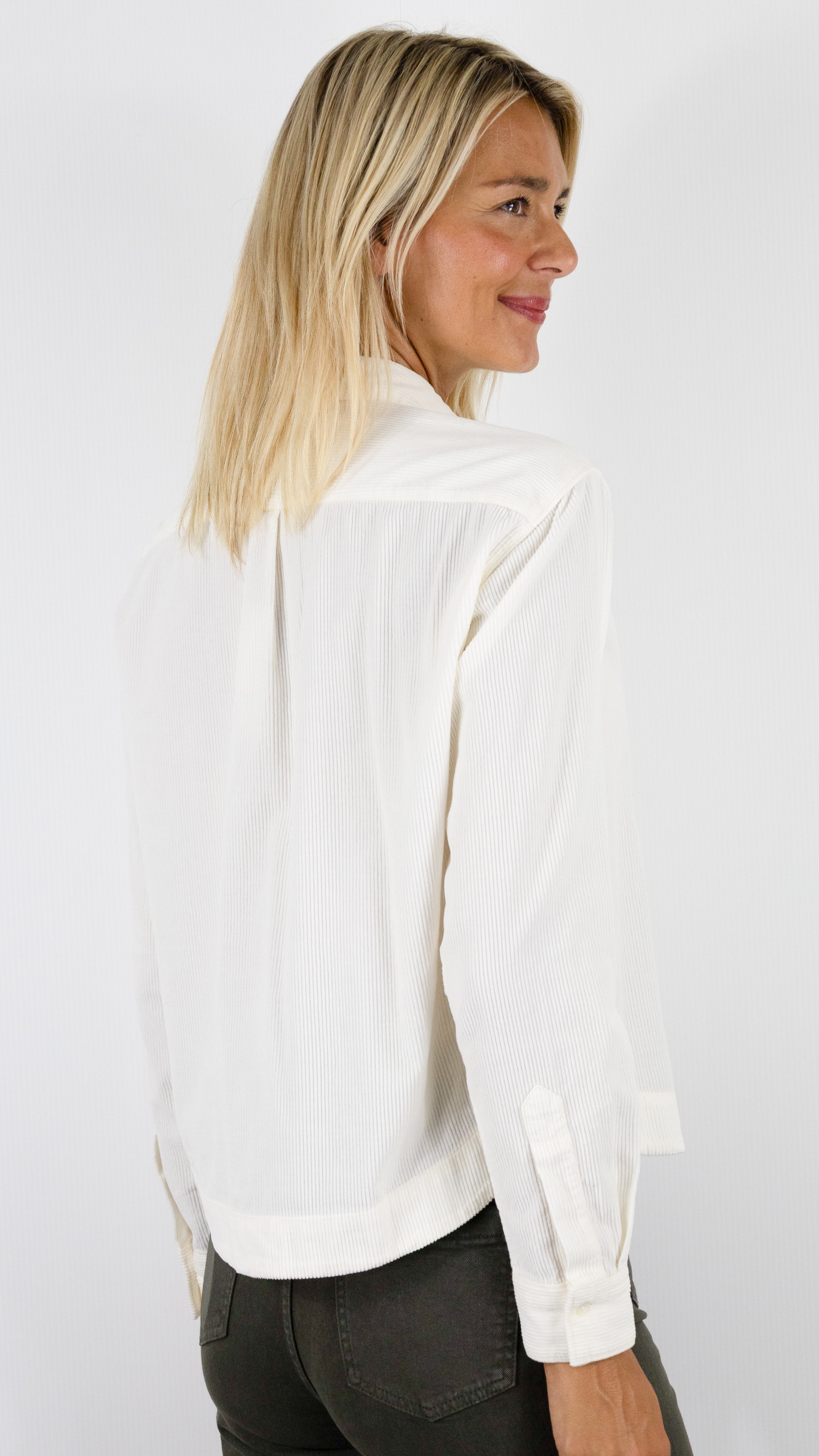CHEMISE COURTE EN VELOURS POUR FEMME HARTFORD CLOVE#COLOR_22/CREAM ECRU