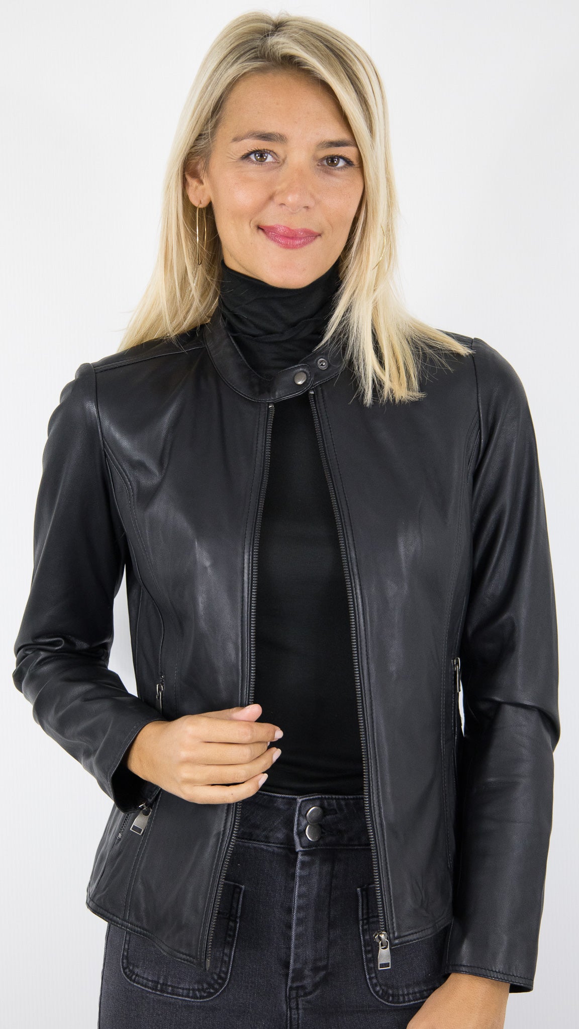 BLOUSON NOIR PRES DU CORPS EN CUIR D'AGNEAU FEMME LA CANADIENNE JEY