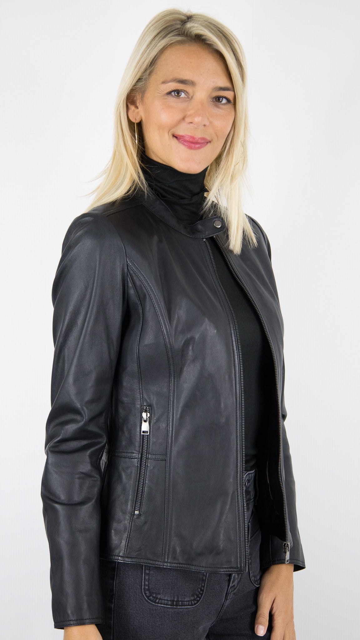 BLOUSON NOIR PRES DU CORPS EN CUIR D'AGNEAU FEMME LA CANADIENNE JEY
