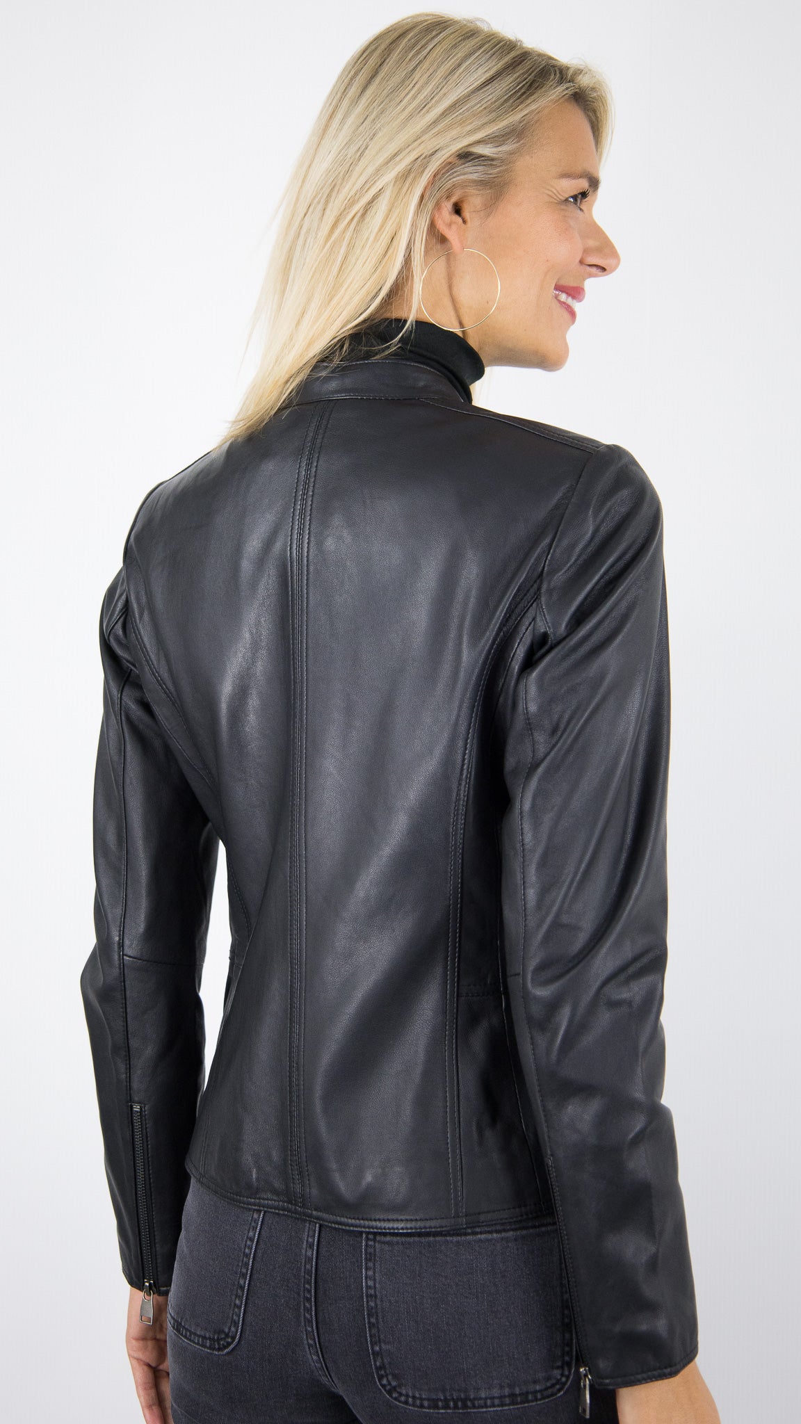 BLOUSON NOIR PRES DU CORPS EN CUIR D'AGNEAU FEMME LA CANADIENNE JEY