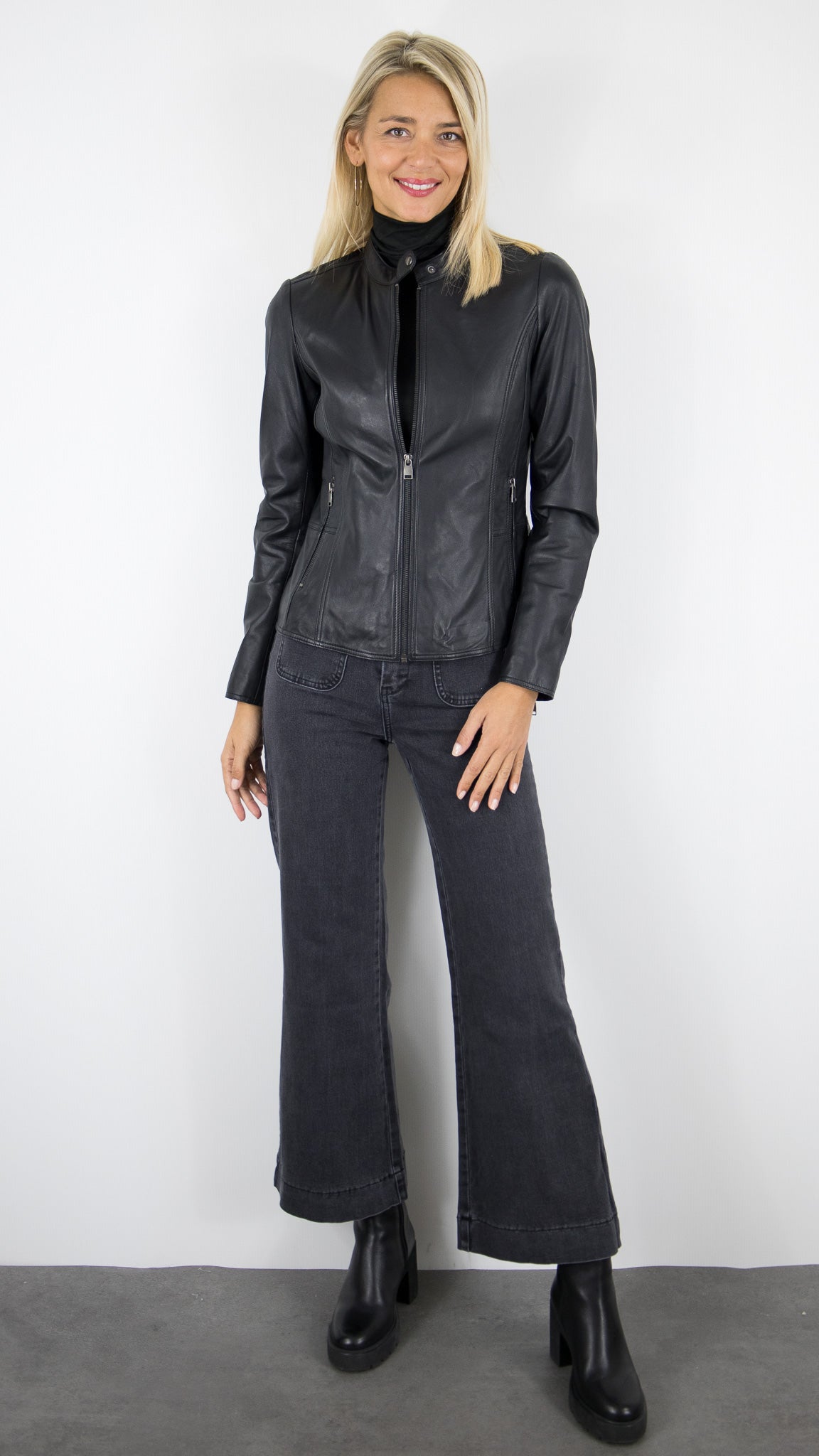 BLOUSON NOIR PRES DU CORPS EN CUIR D'AGNEAU FEMME LA CANADIENNE JEY