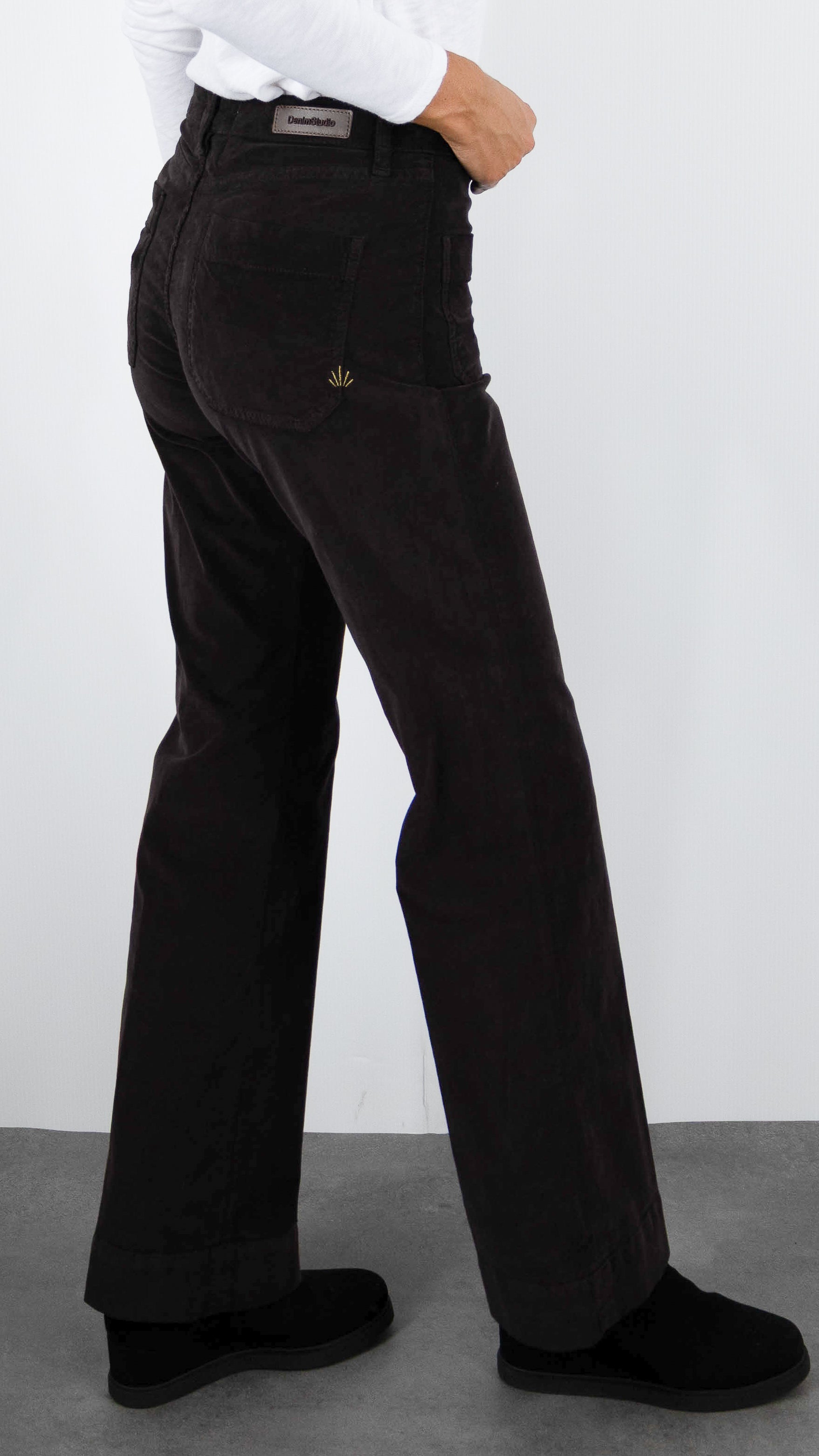 PANTALON LONG EVASE EN VELOURS POUR FEMME DENIM STUDIO JOSH PALATINE CORD#COLOR_EBENE CHOCO