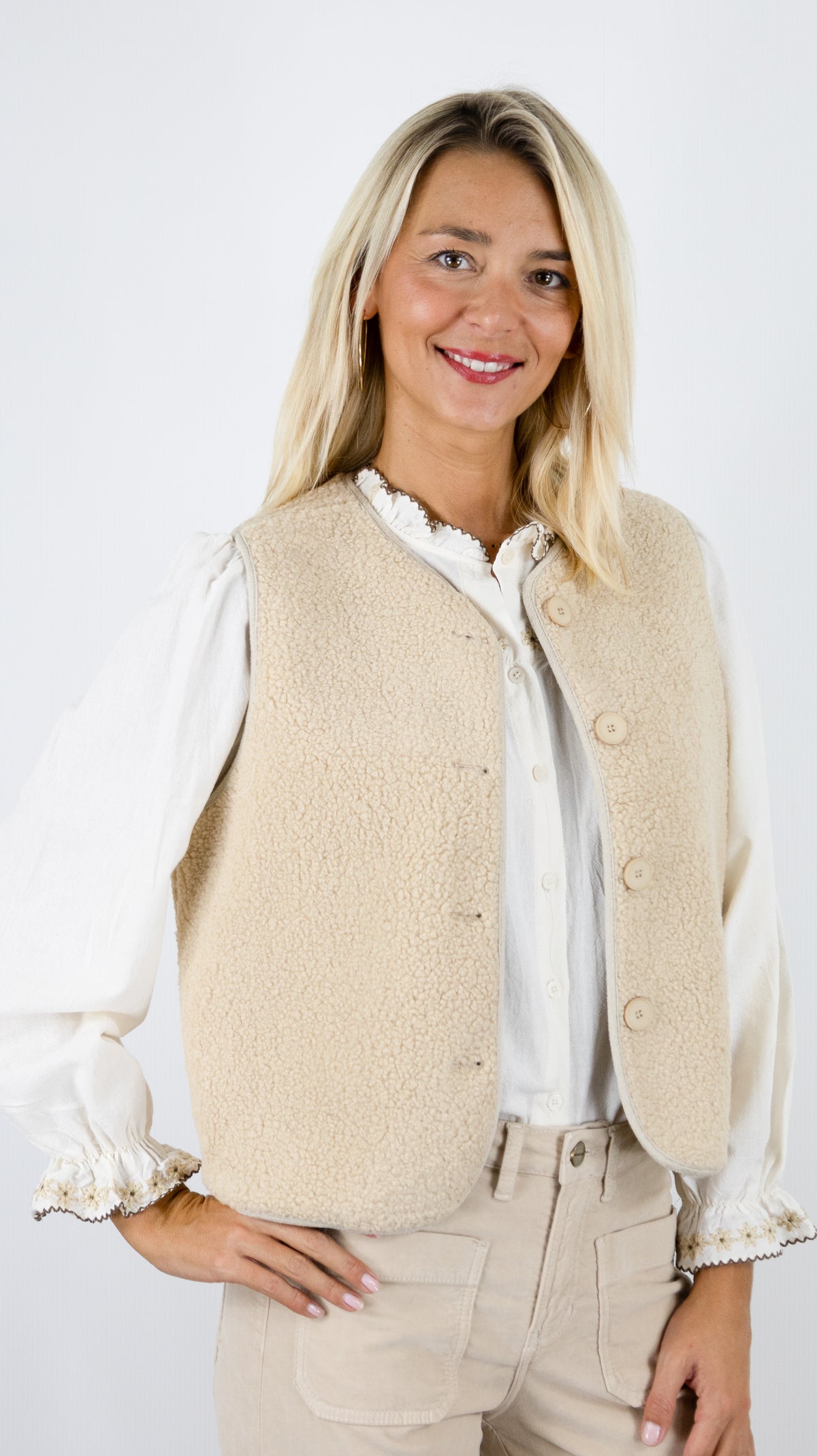 GILET SANS MANCHES MOUTON POUR FEMME IT HIPPIE K202-384#COLOR_ECRU