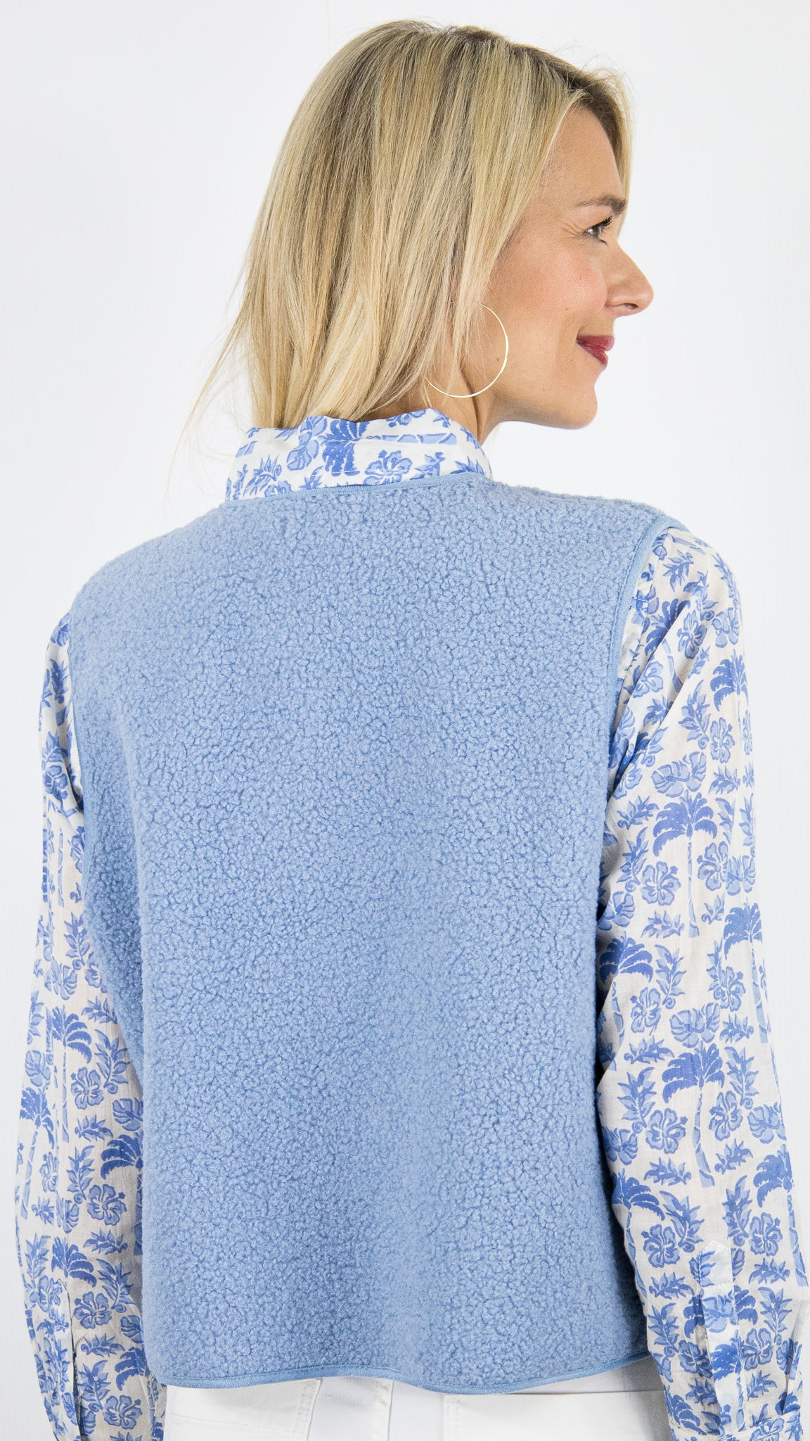 GILET SANS MANCHES MOUTON BLEU CIEL IT HIPPIE K202-384 