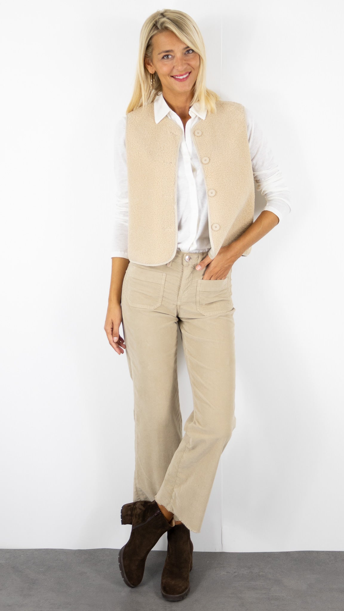 GILET SANS MANCHES MPOUTON TAUPE FEMME IT HIPPIE K202 384