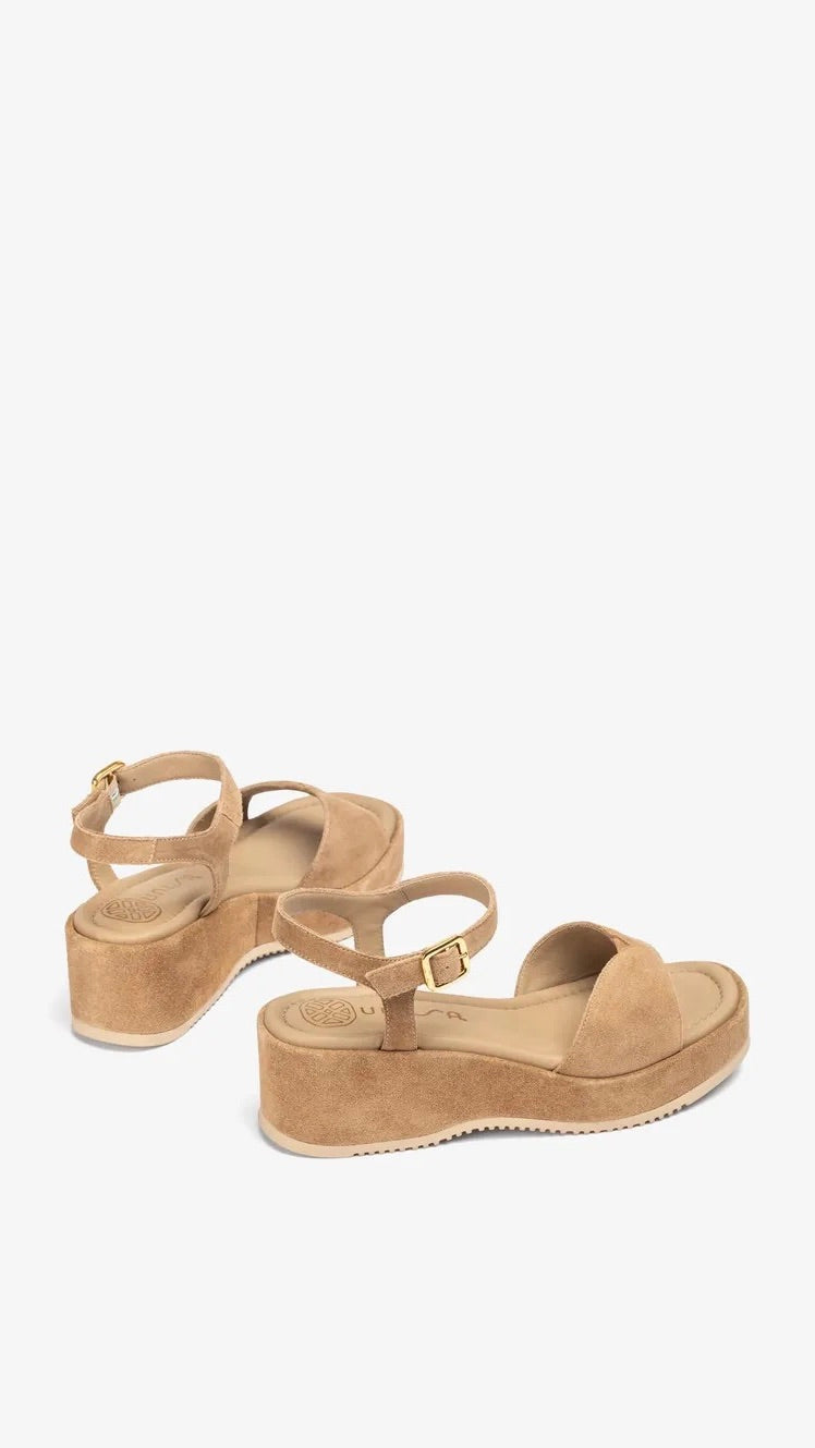 SANDALES COMPENSEES EN DAIM BEIGE  UNISA KEDAR BS 