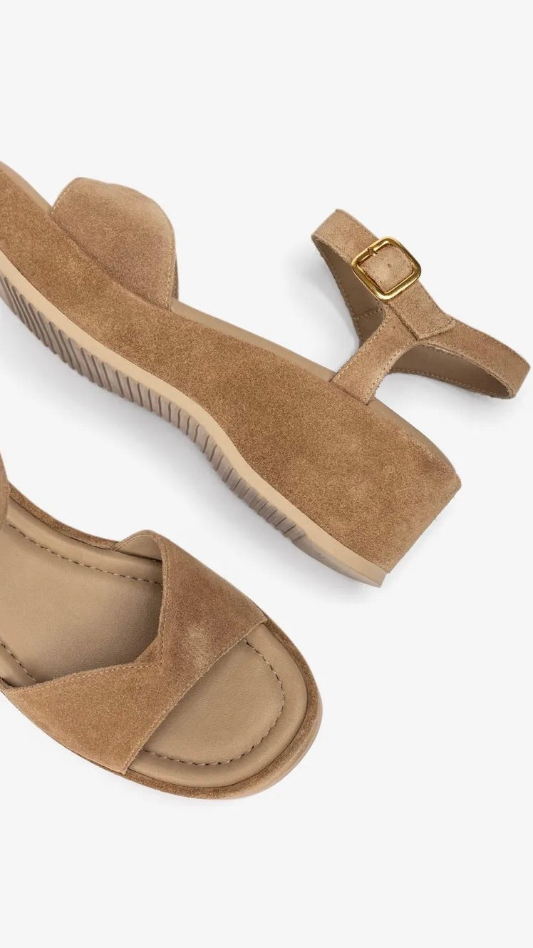 SANDALES COMPENSEES EN DAIM BEIGE  UNISA KEDAR BS 