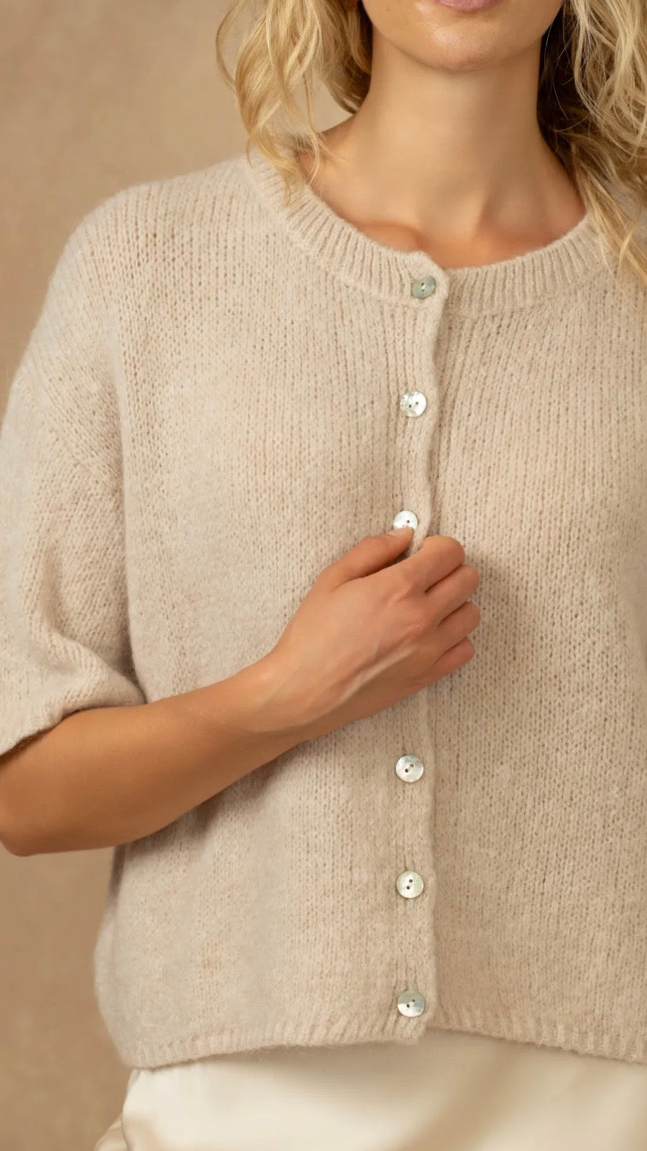 CARDIGAN COURT MANCHES COURTES EN KID MOHAIR POUR FEMME NAIS KM25037#COLOR_BEIGE