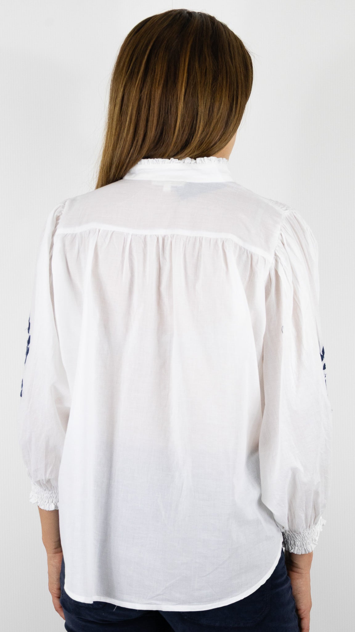 BLOUSE BRODEE EN COTON BLANC ET MARINE  LUK AP L1057