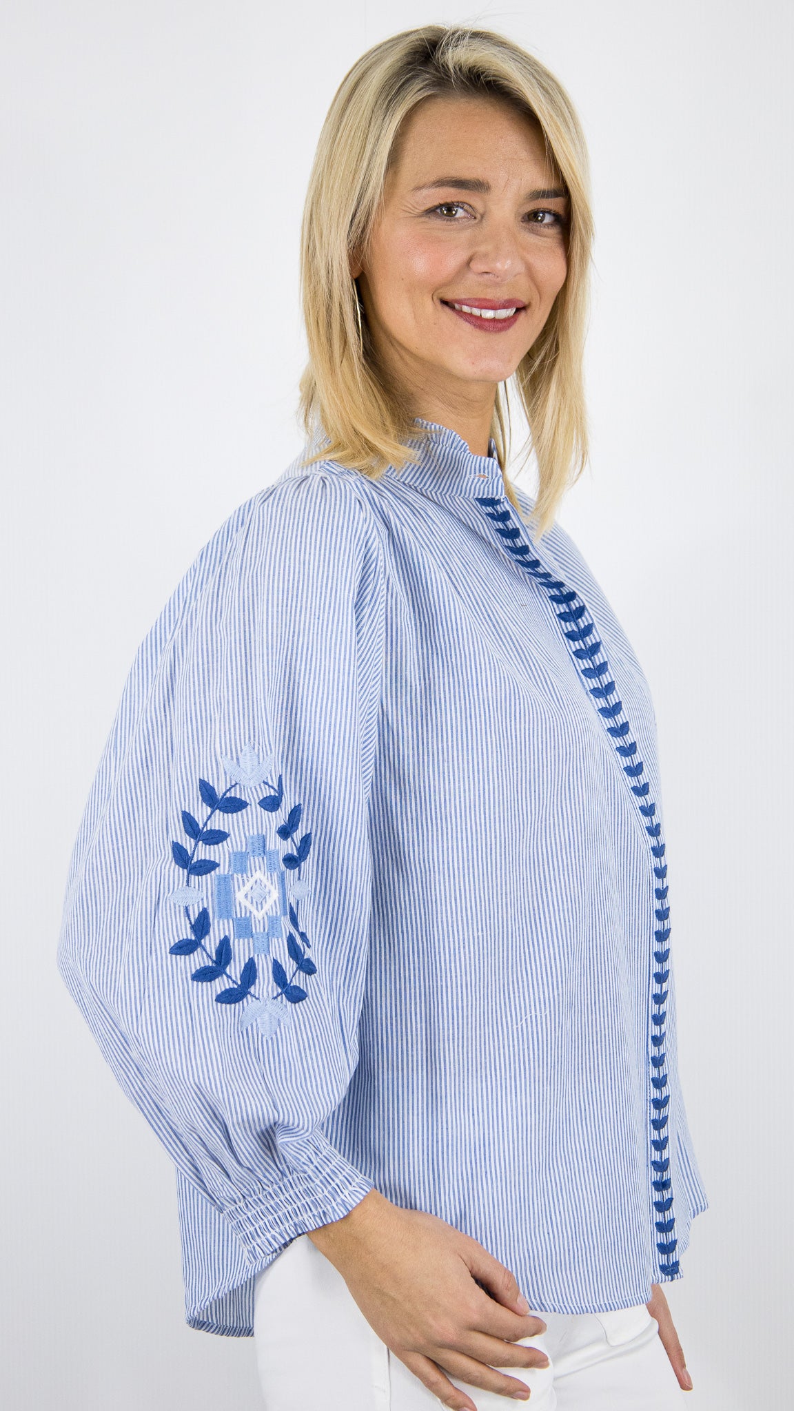 CHEMISE RAYEE BRODEE BLEUE LUK AP L1167 