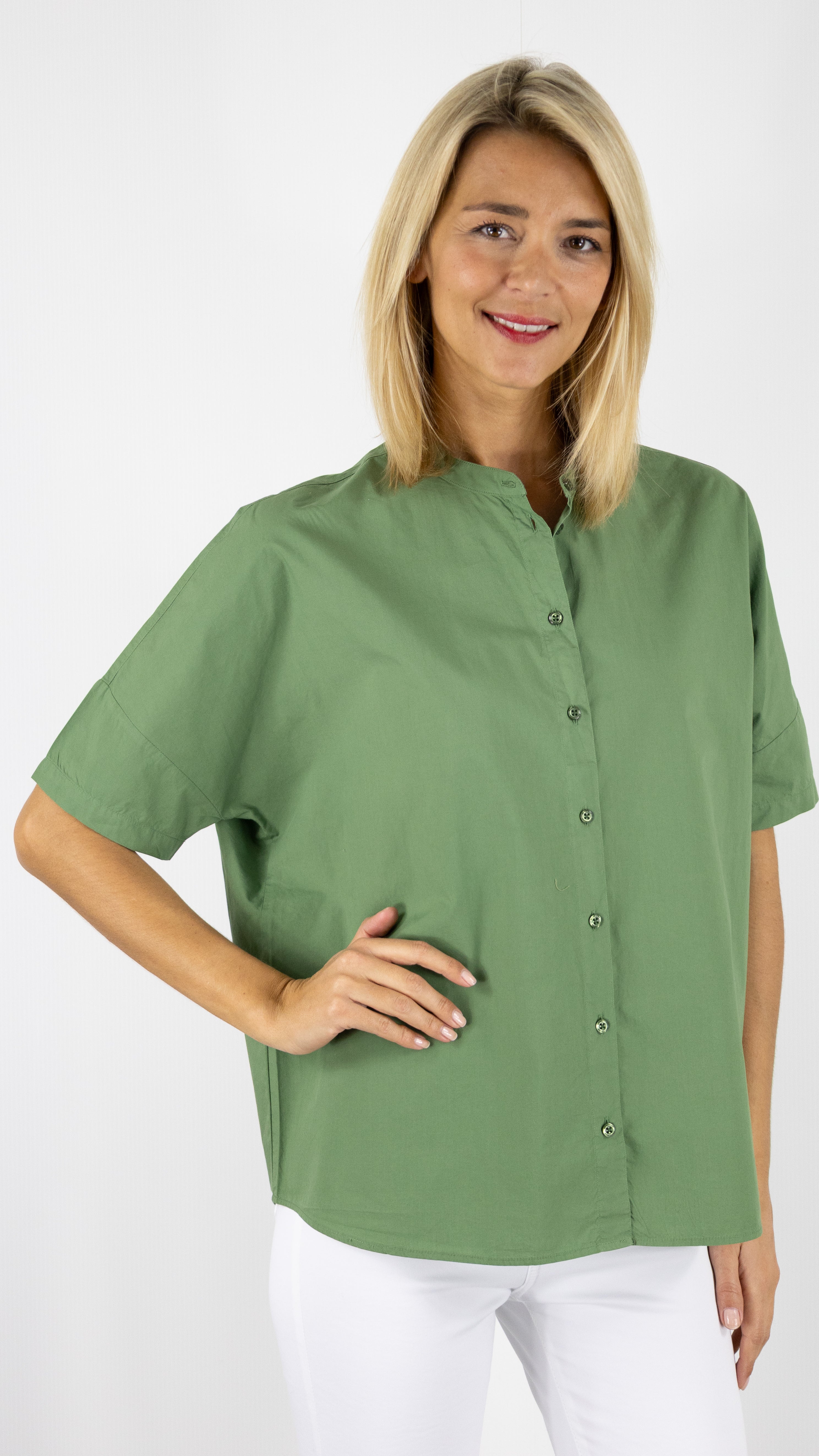 CHEMISE AMPLE MANCHES COURTES EN POPELINE DE COTON BENSIMON LANICA VERT#COLOR_TREFLE