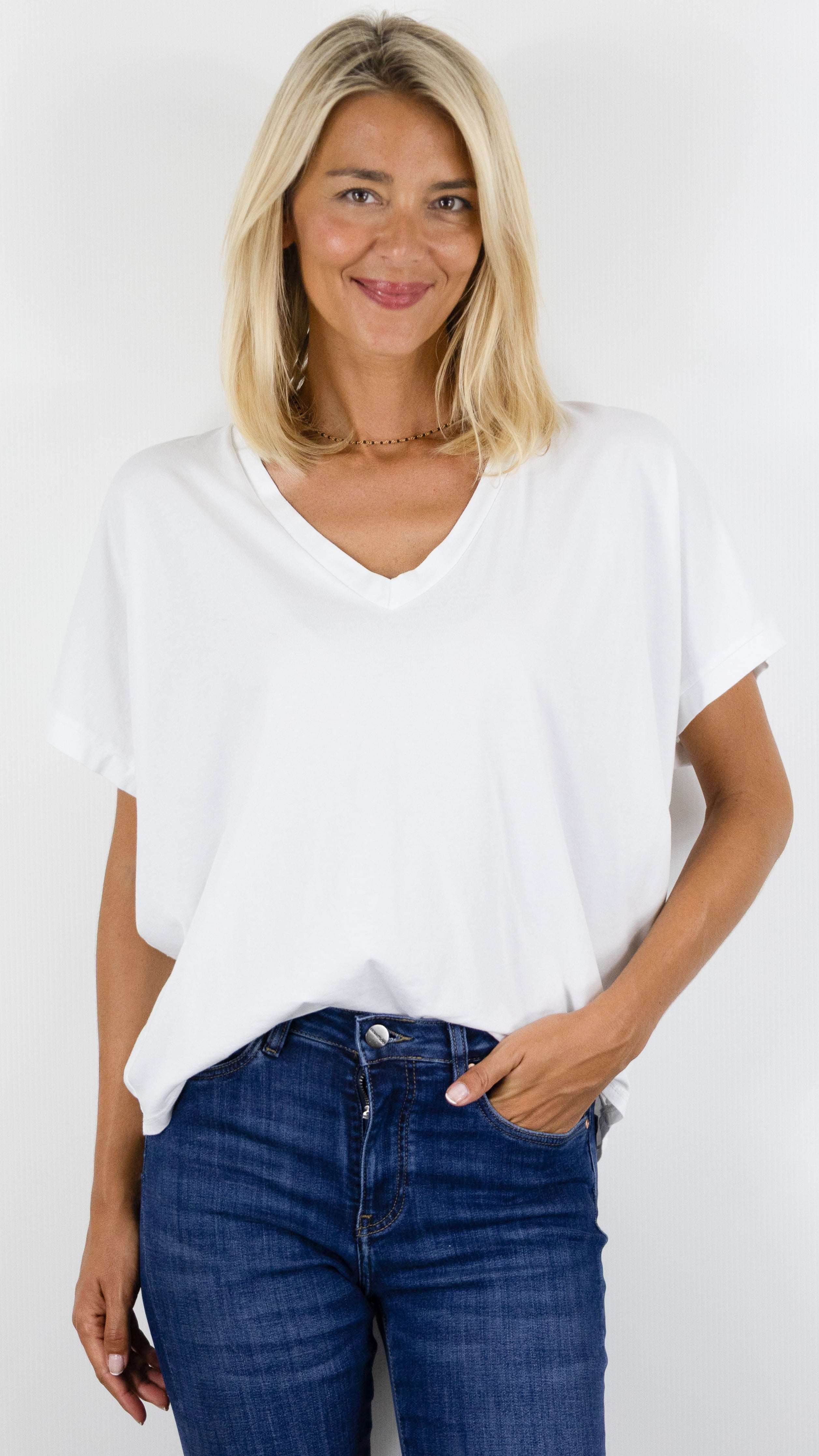 TEE-SHIRT V AMPLE EN COTON BLANC POUR FEMME LUK AP LK0037 H27#COLOR_BLANC 