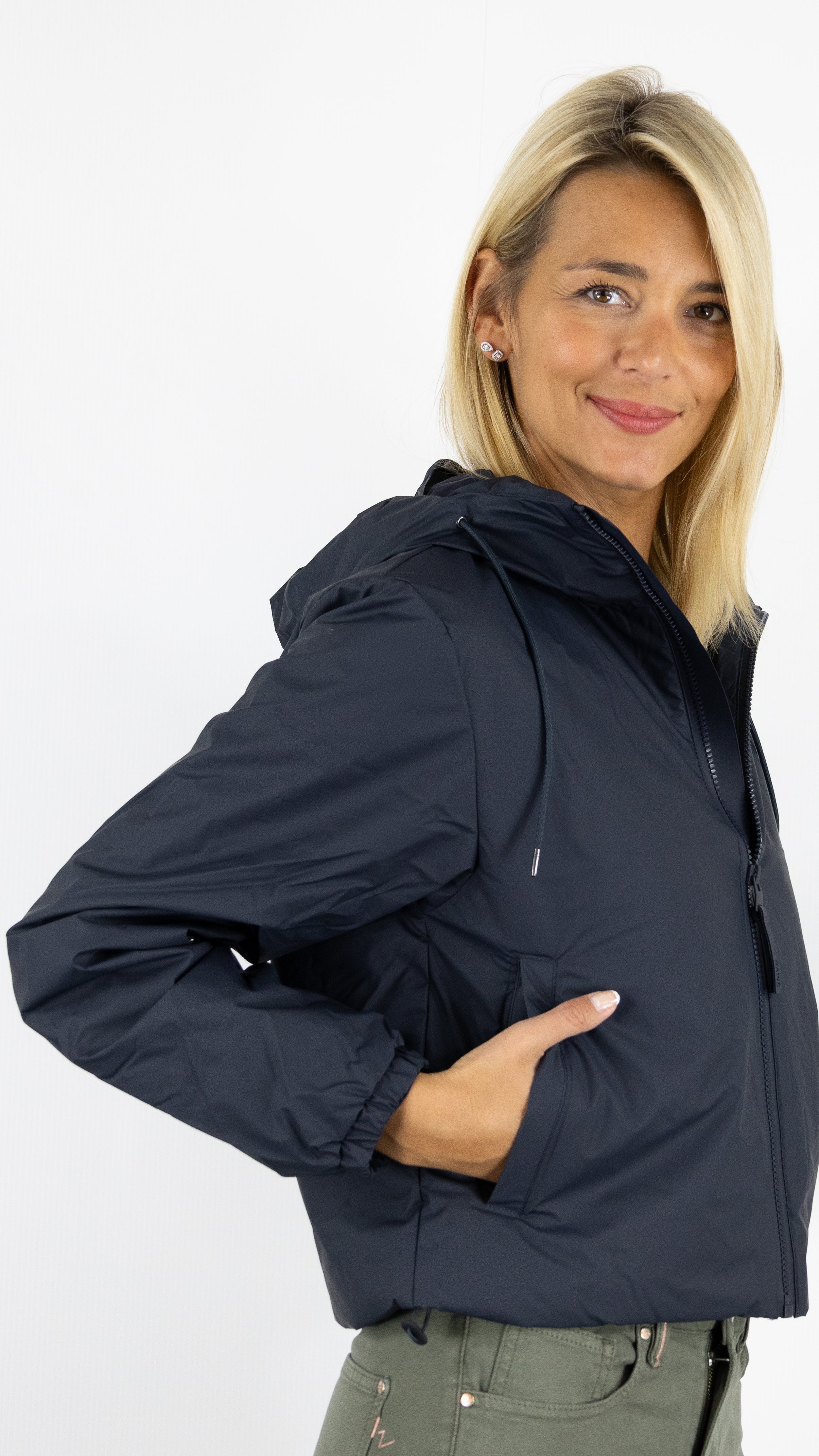 VESTE COURTE A CAPUCHE IMPERMEABLE RAINS 15780 LOHJA STRING W#COLOR_NAVY/MARINE