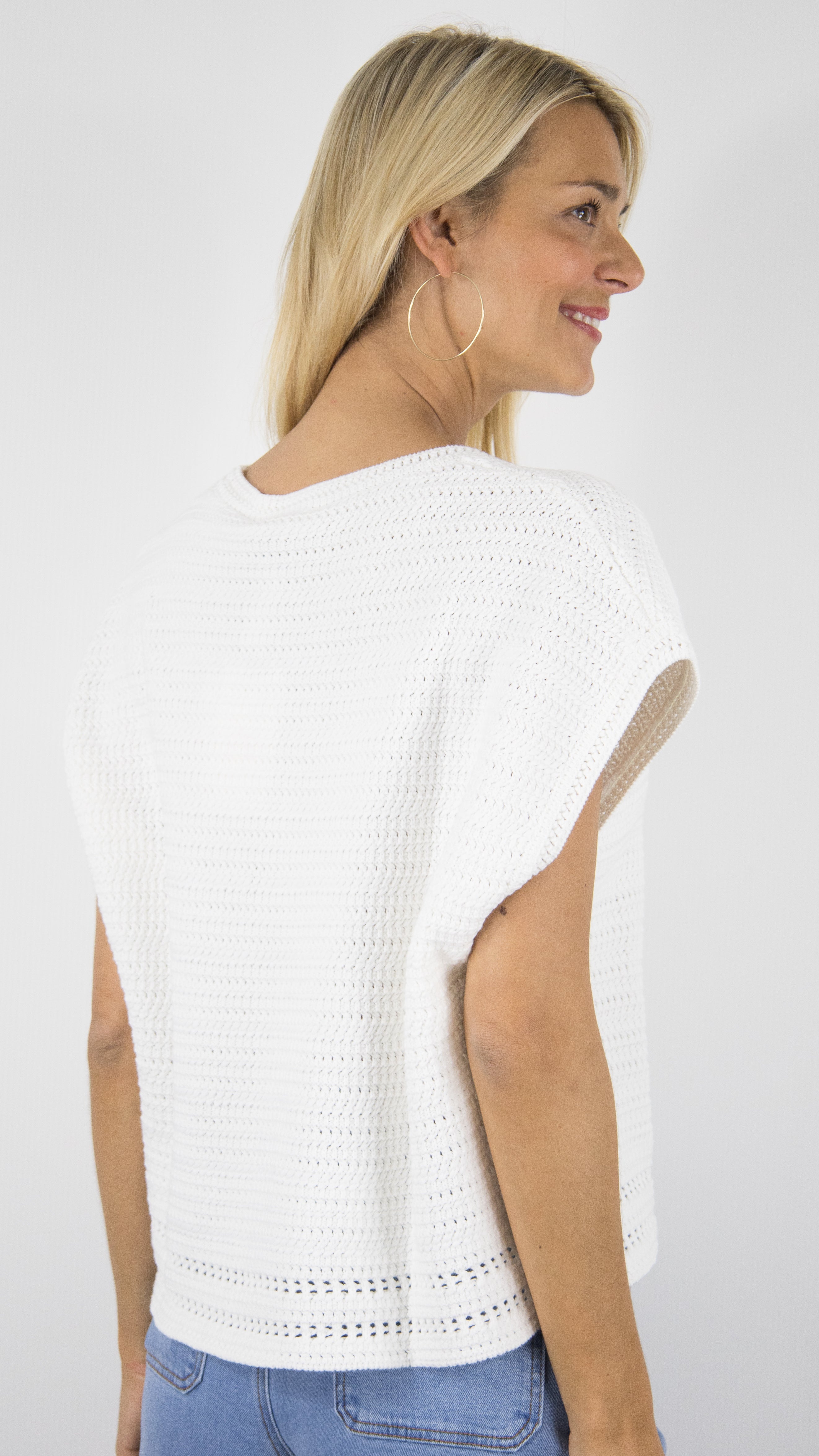 PULL MALINA DE LA PETITE ÉTOILE EN MAILLE COTON AVEC COL ROND, SANS MANCHES 11/ECRU