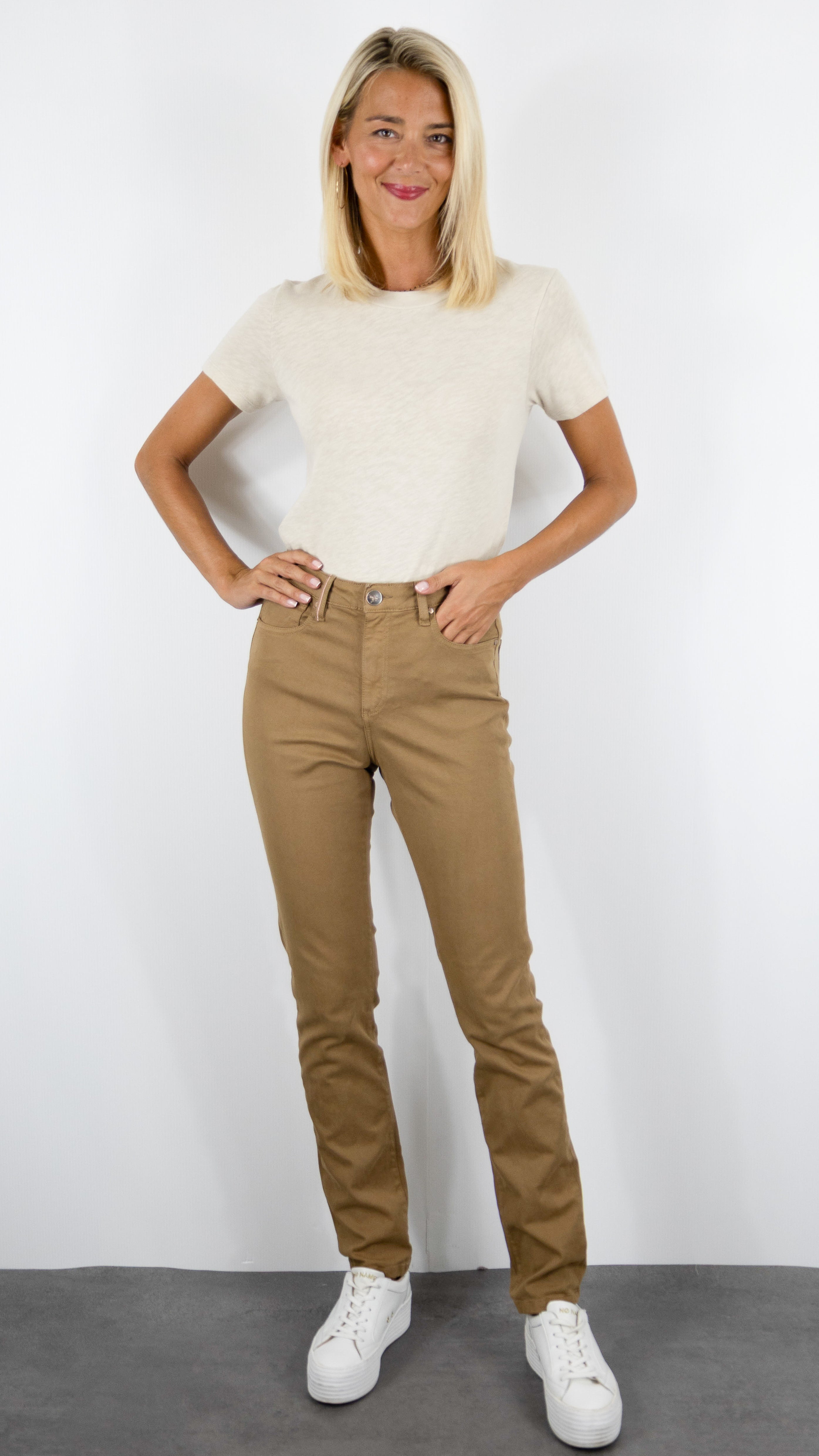 PANTALON LONG DROIT POUR FEMME ISLOW MALO TENDER DREAM#COLOR_LAMA/CAMEL