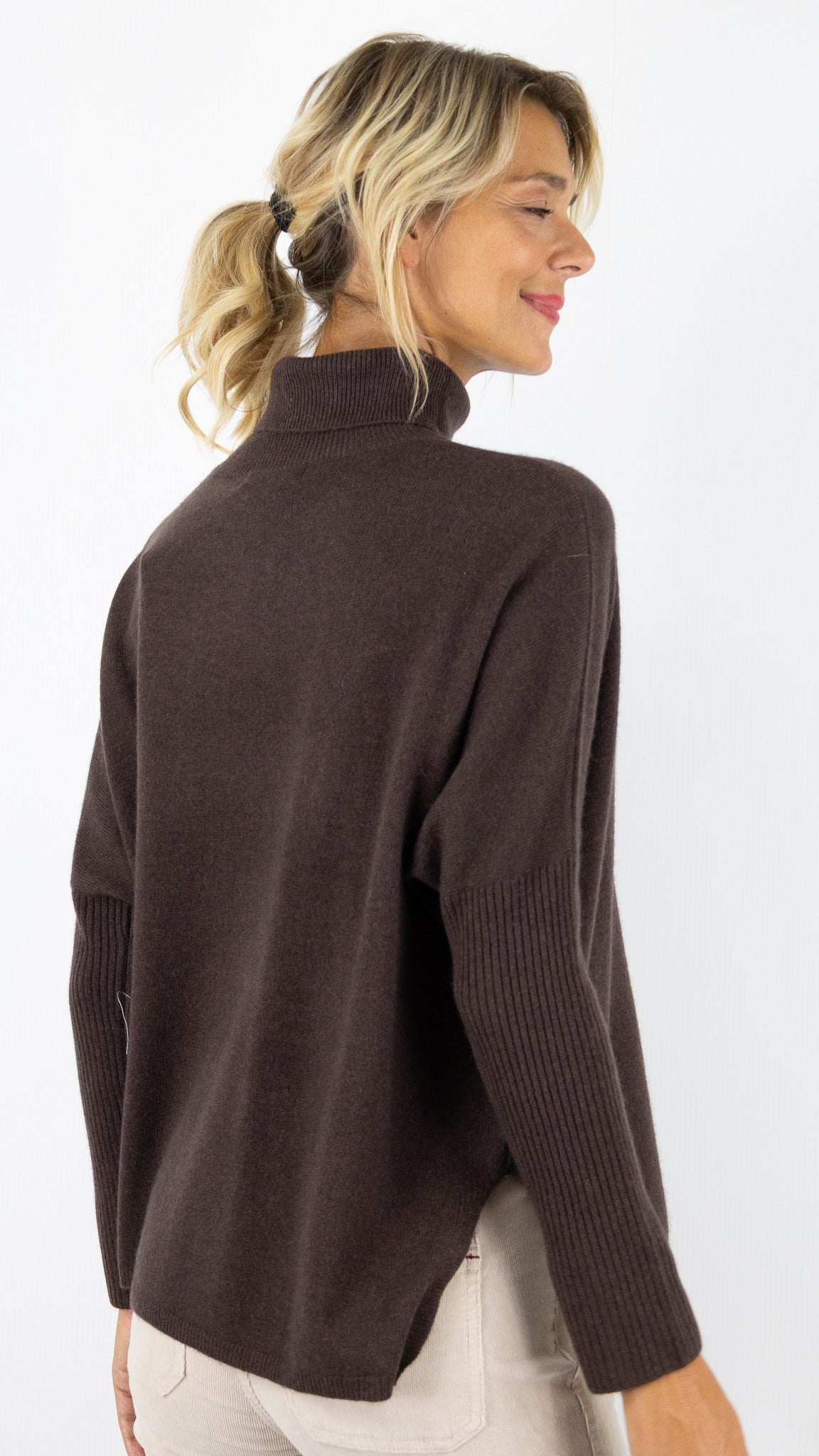 pull oversize manches chauve souris en cachemire modele Margareth not shy#COLOR_COFFEE/CAFE