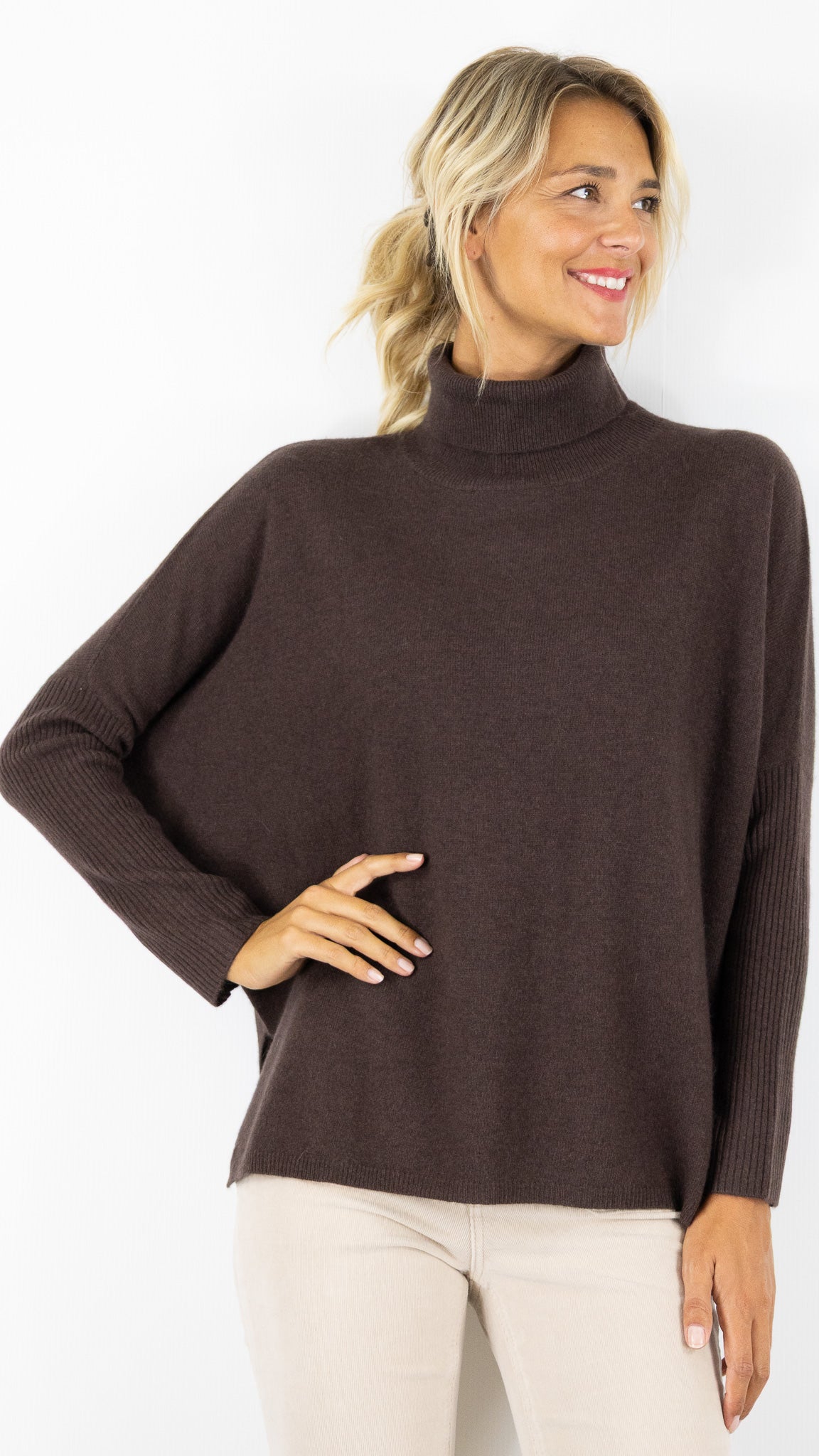 pull oversize manches chauve souris en cachemire modele Margareth not shy#COLOR_COFFEE/CAFE